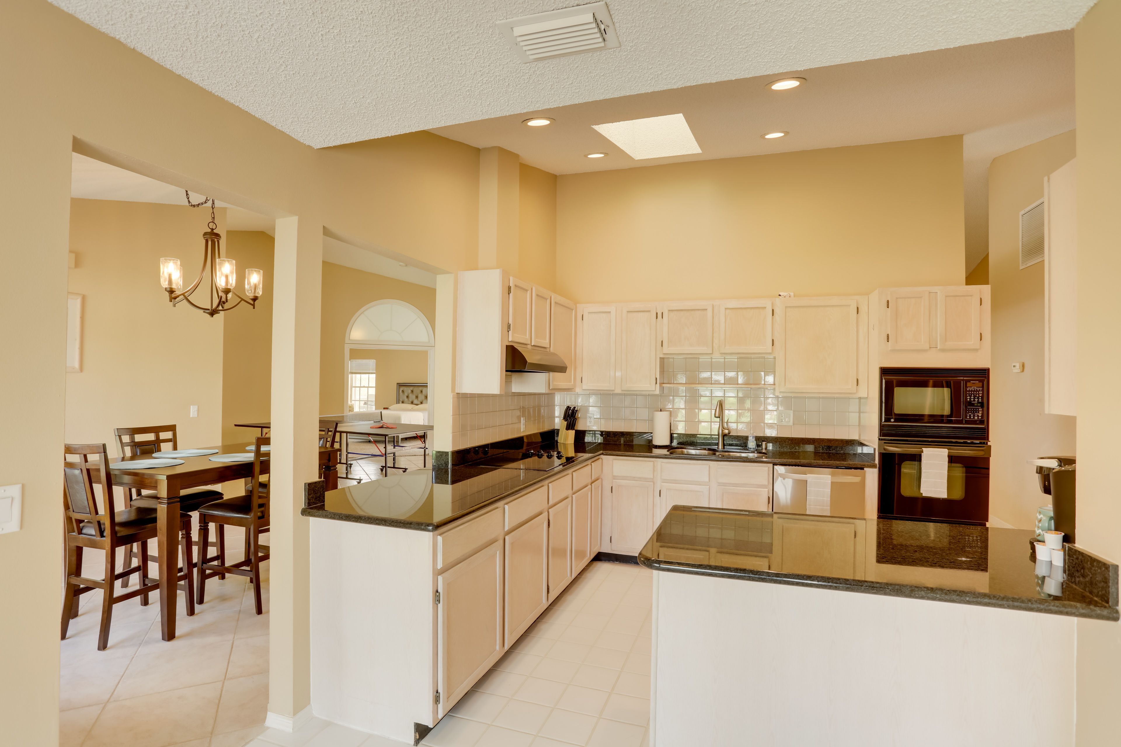 Kitchen | Pots & Pans | Cooking Utensils | Toaster | Spices | Blender