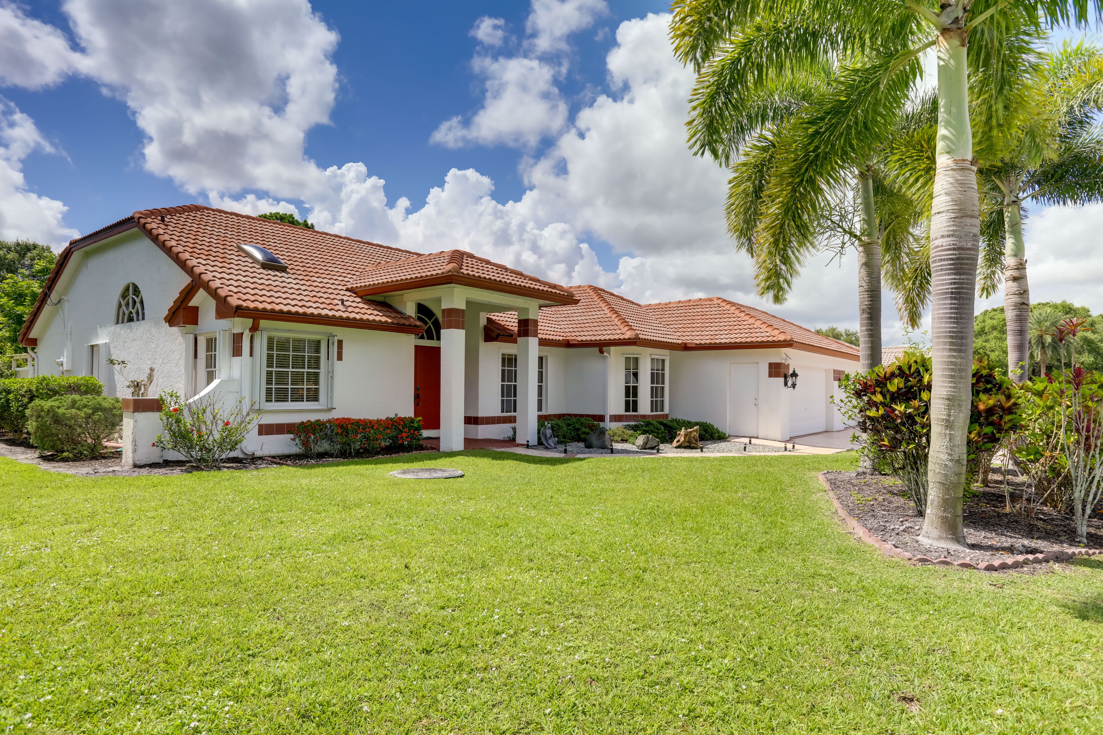 Property Exterior | Ring Doorbell & 2 Exterior Security Cameras | Free WiFi