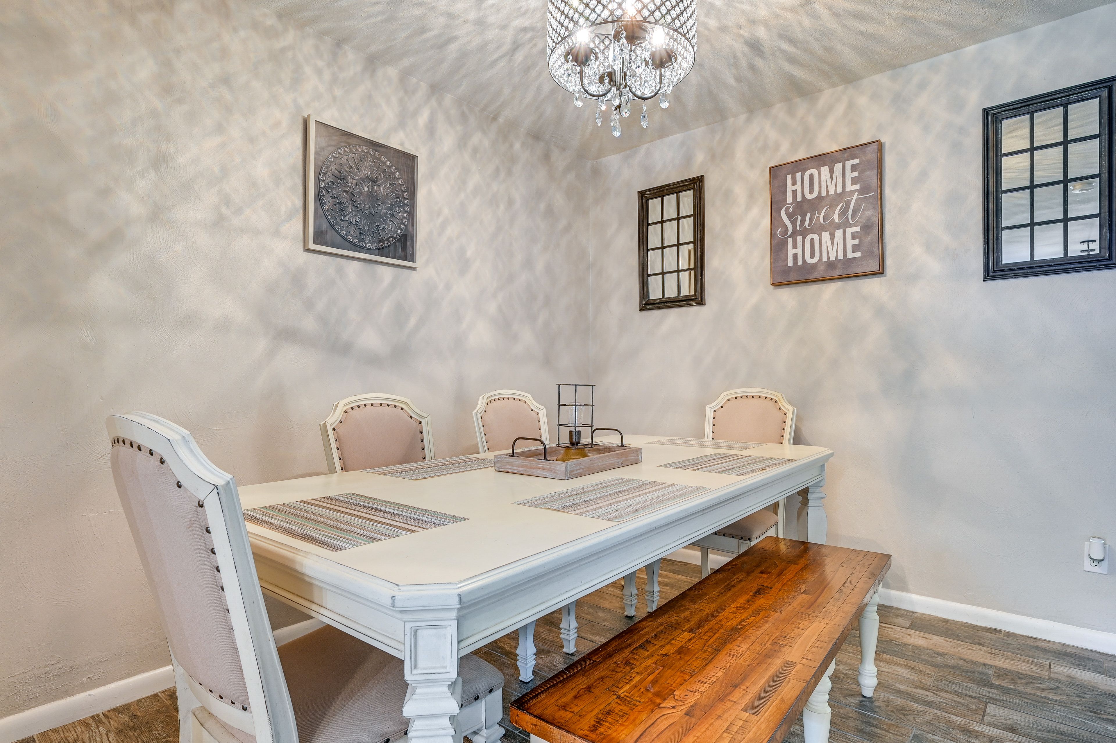 Dining Room | Queen Sleeper Sofa
