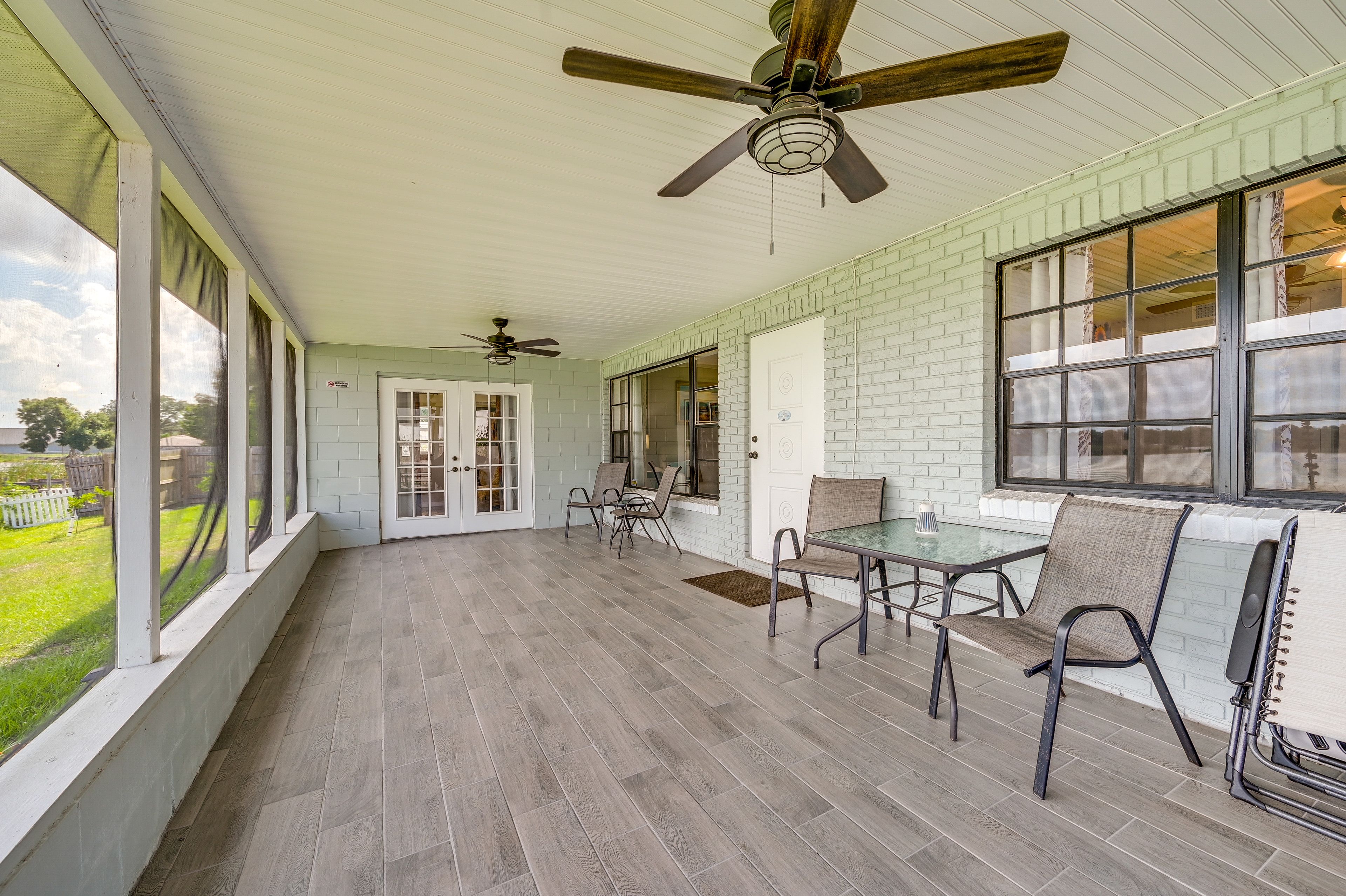 Screened-In Porch | Gas Grill | Outdoor Dining