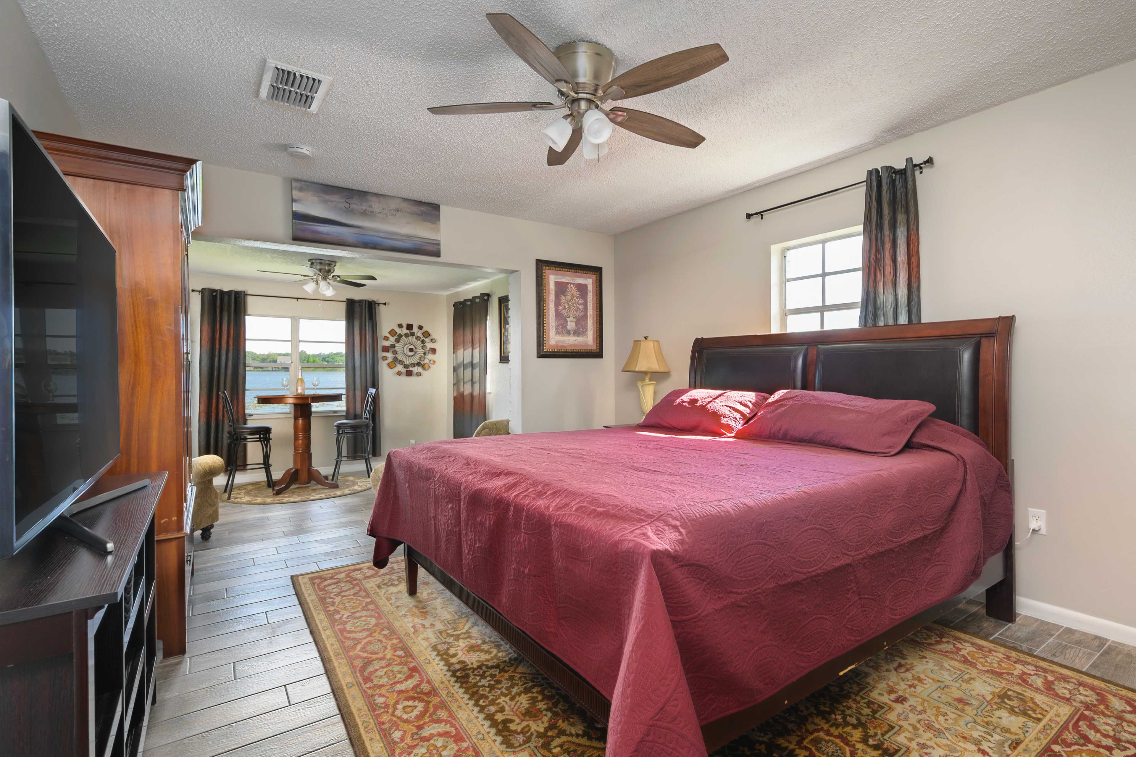 Bedroom Suite 1 | King Bed