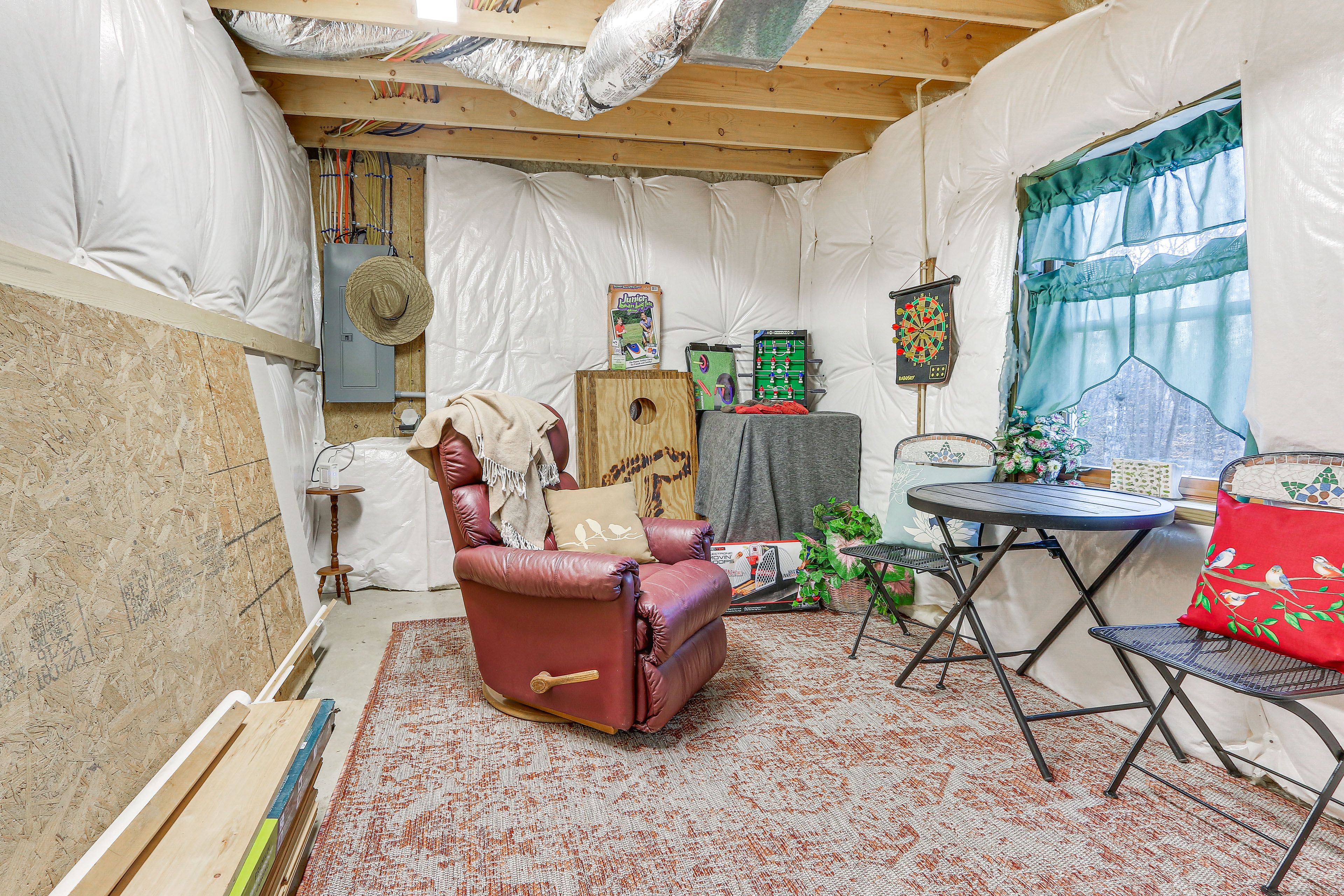 Basement | Sitting Area