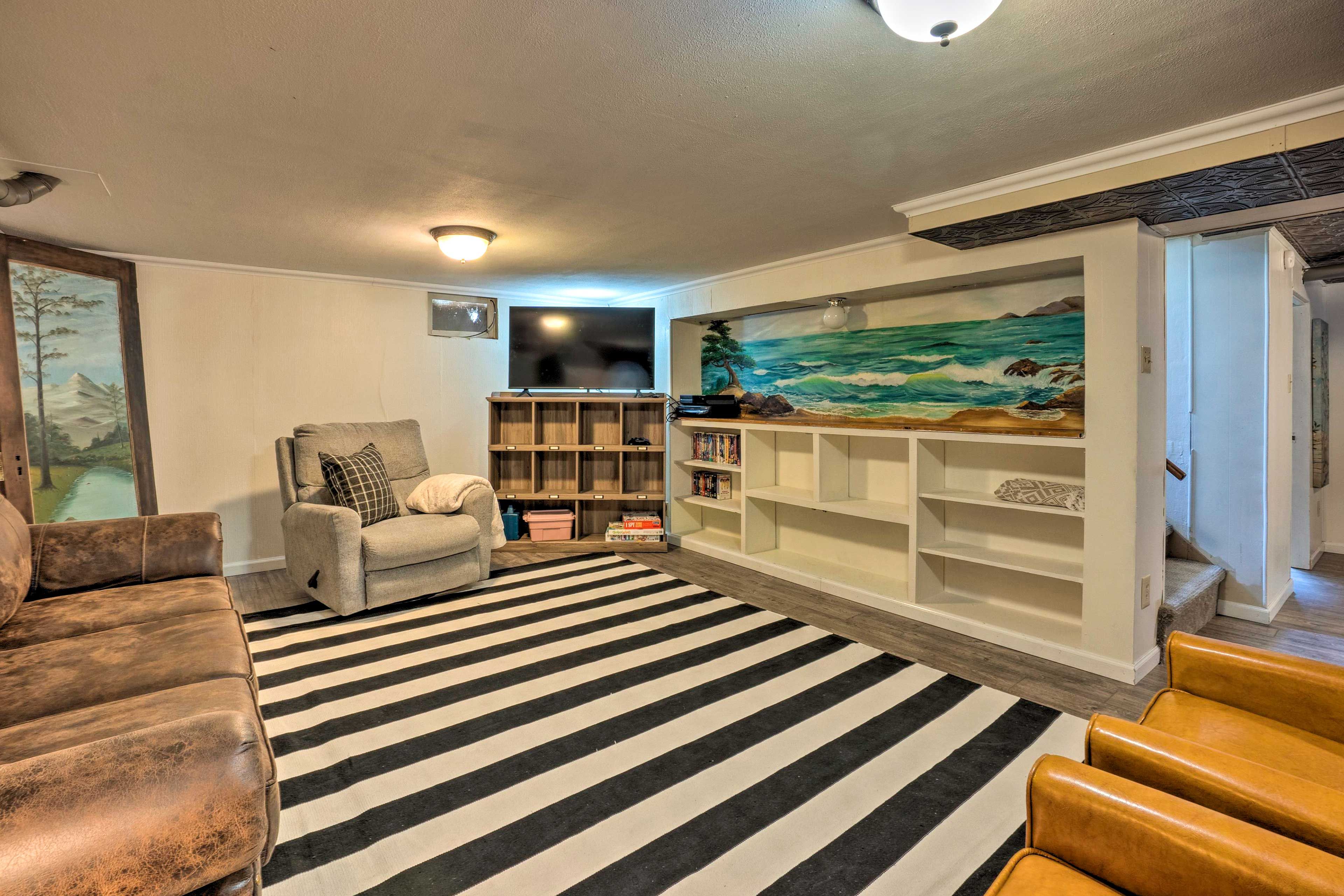 Family Room | Smart TV | Books | Board Games | Lower Level