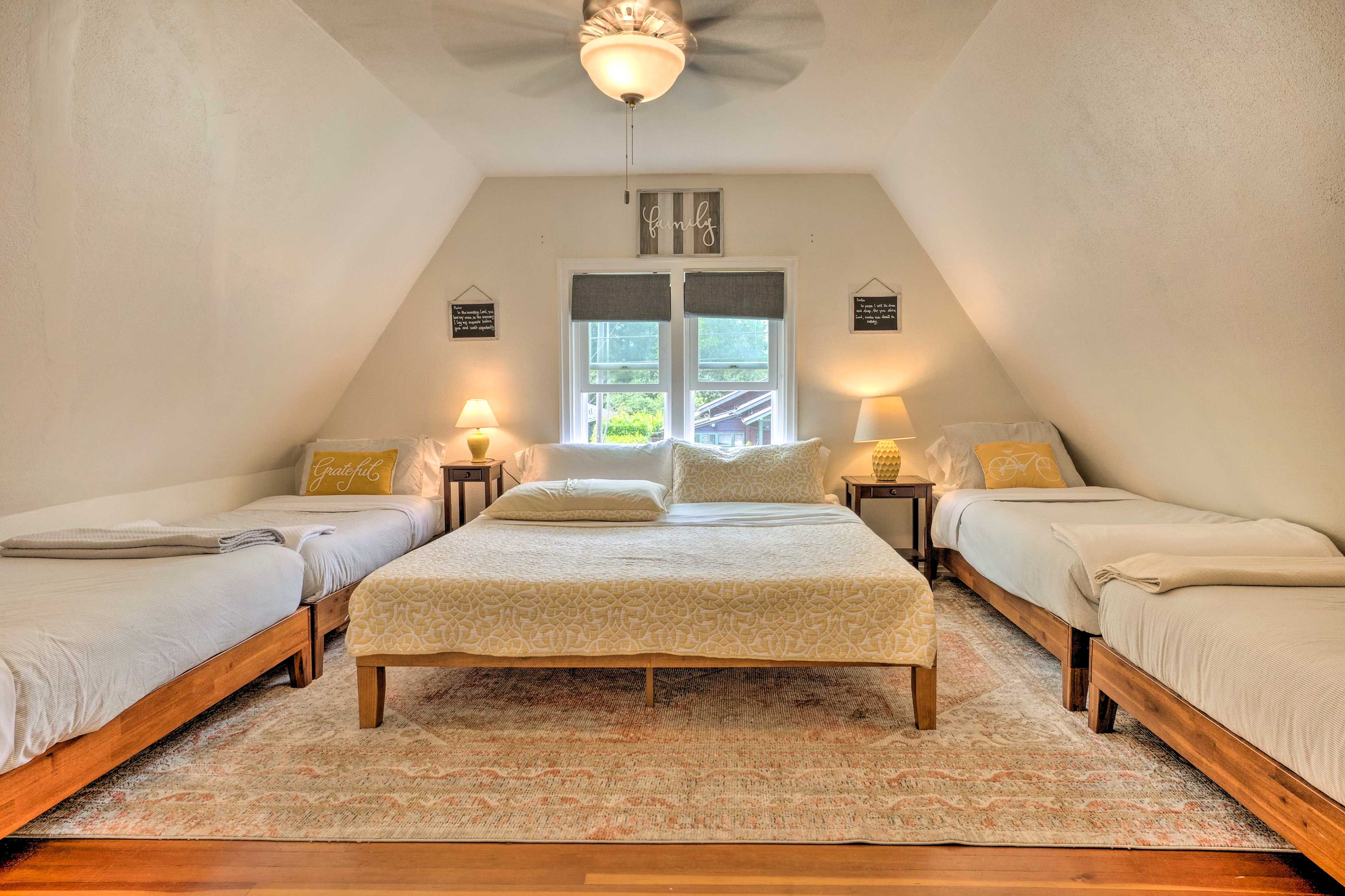 Bedroom 4 | King Bed | 3 Twin Beds, 1 Junior Twin Bed | Upper Level