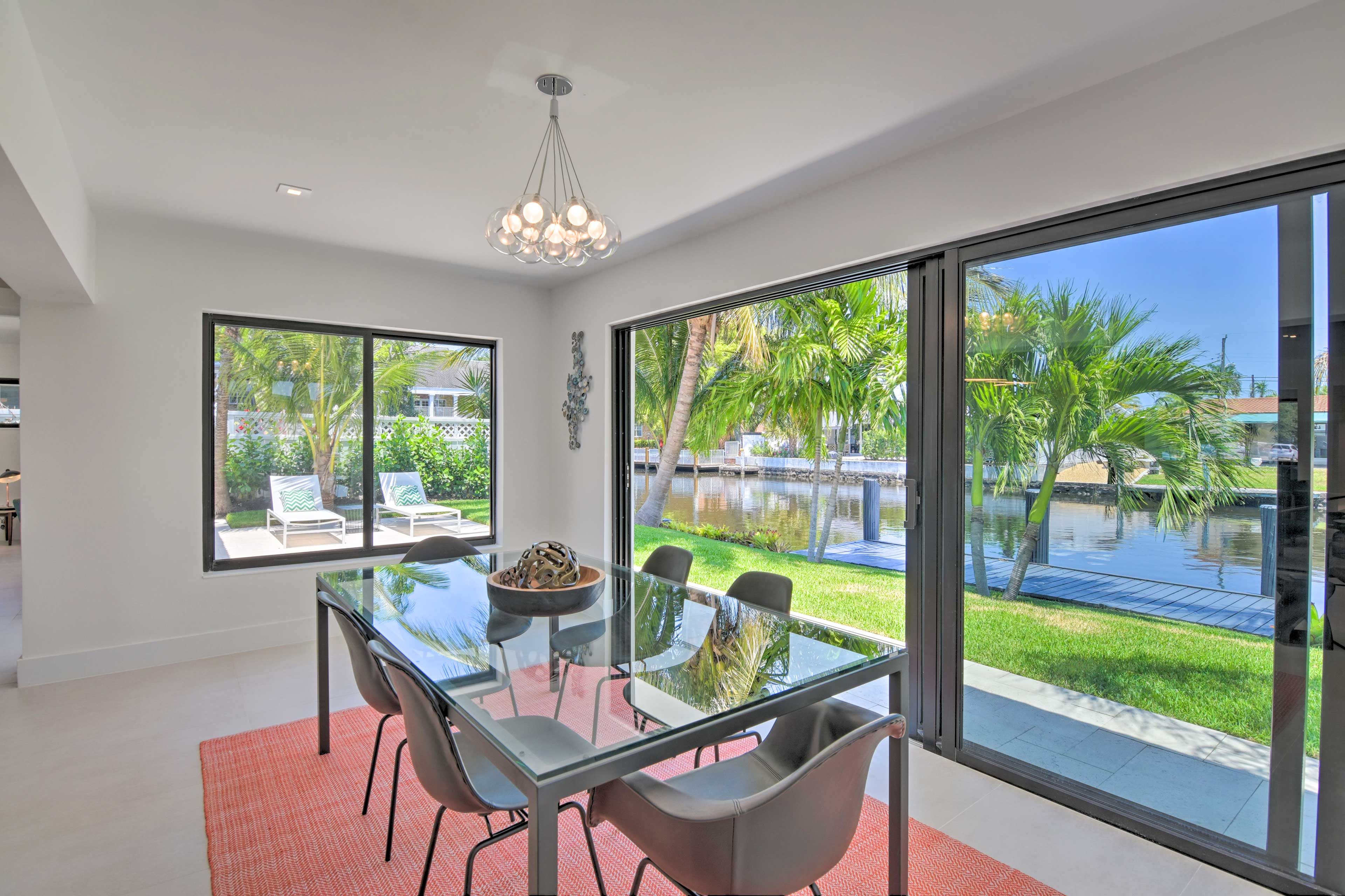 Dining Area | Dishware/Flatware | Spices