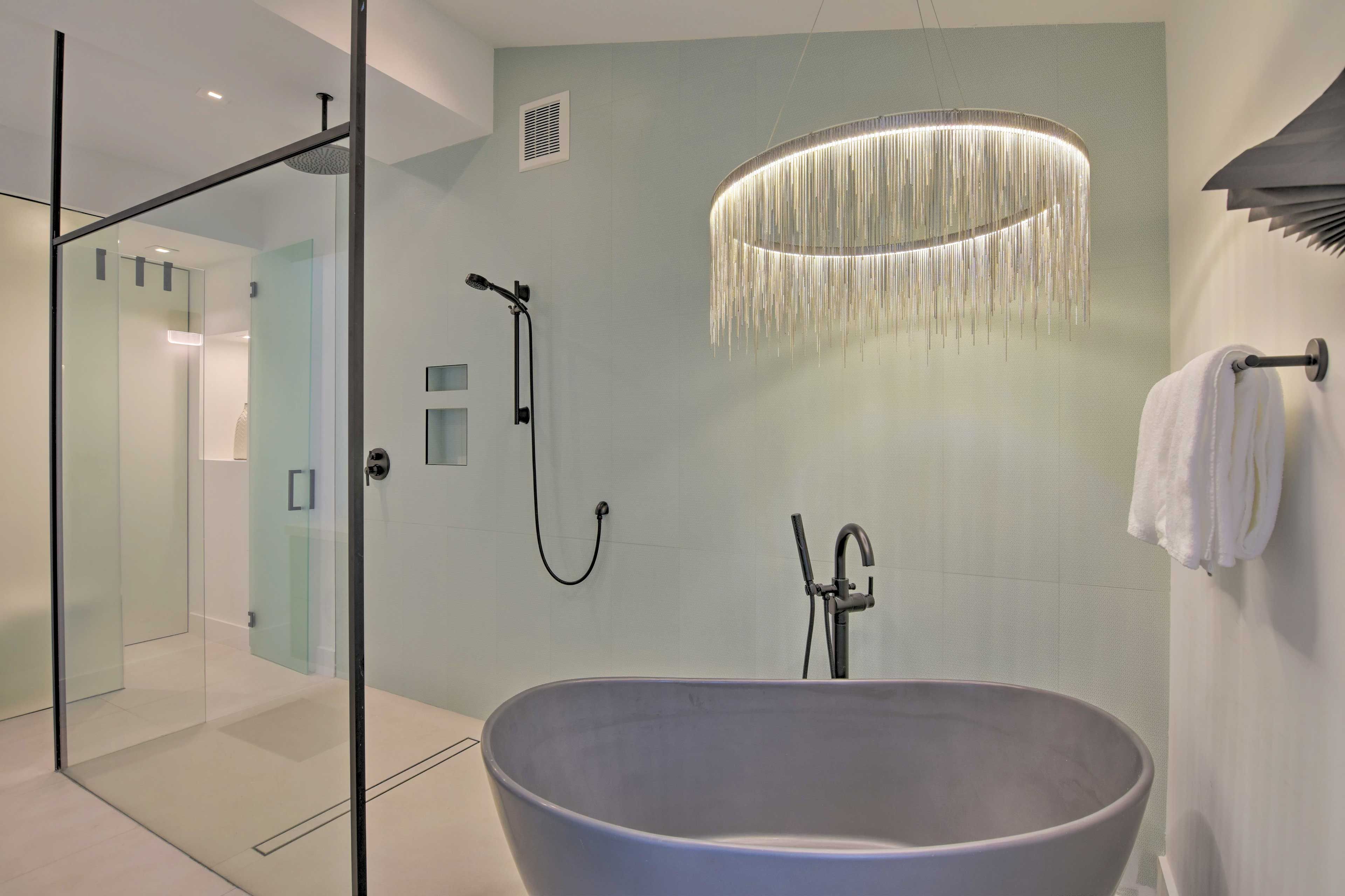 Full Bathroom | Roll-In Shower | Bathtub