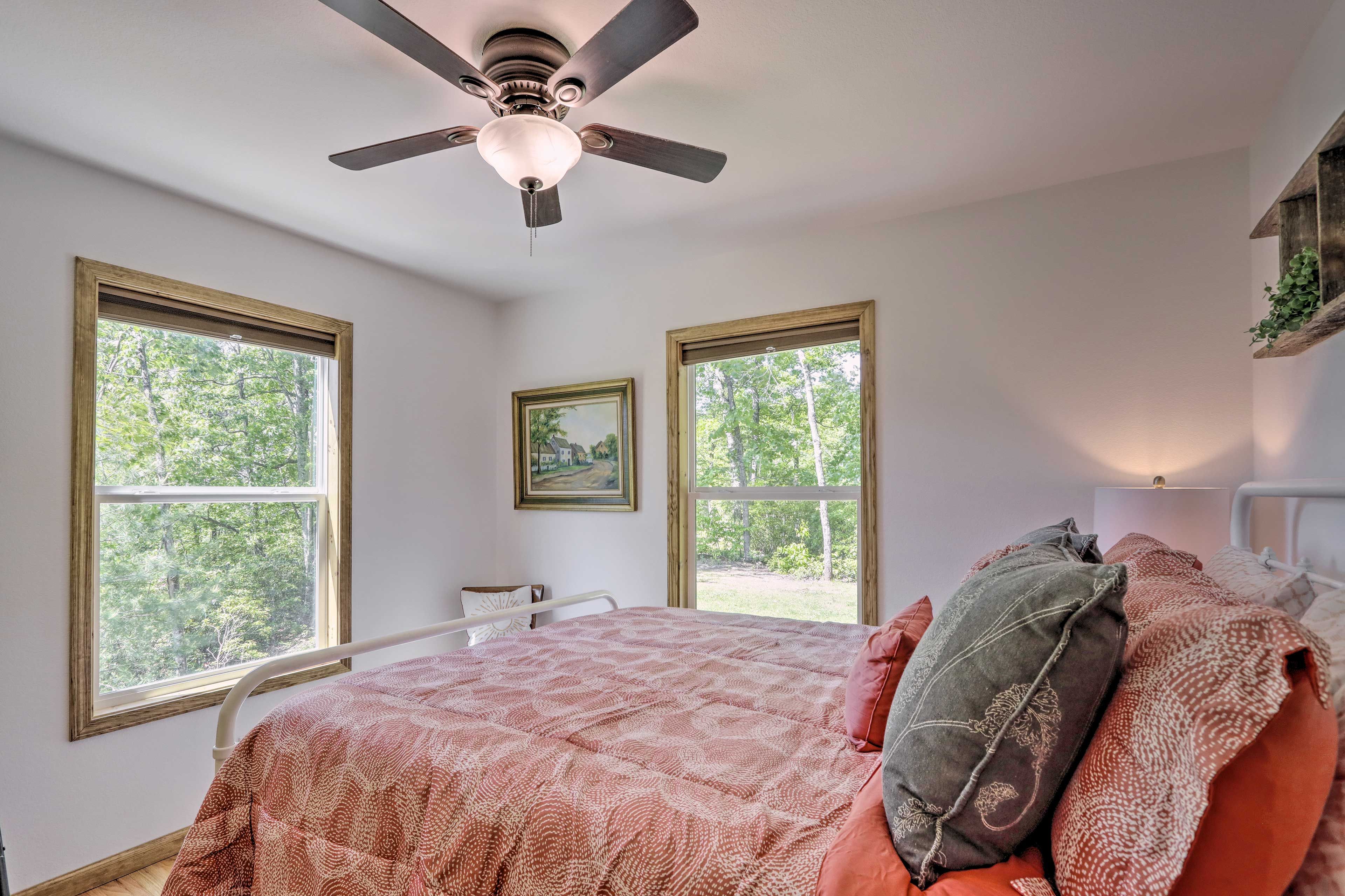 Bedroom 2 | Queen Bed
