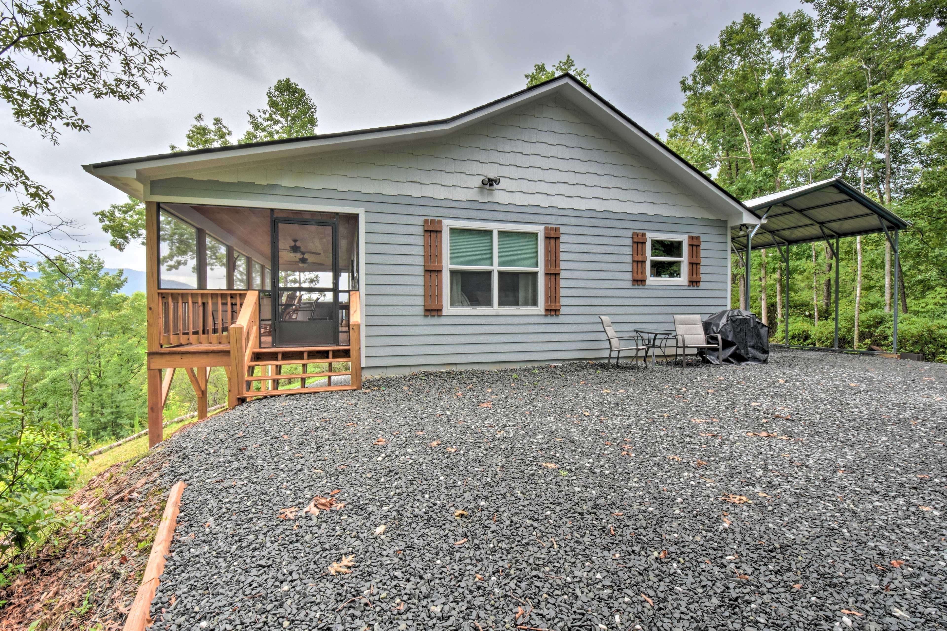 Gravel Driveway Parking (3 Vehicles) | Gas Grill (Propane Provided)