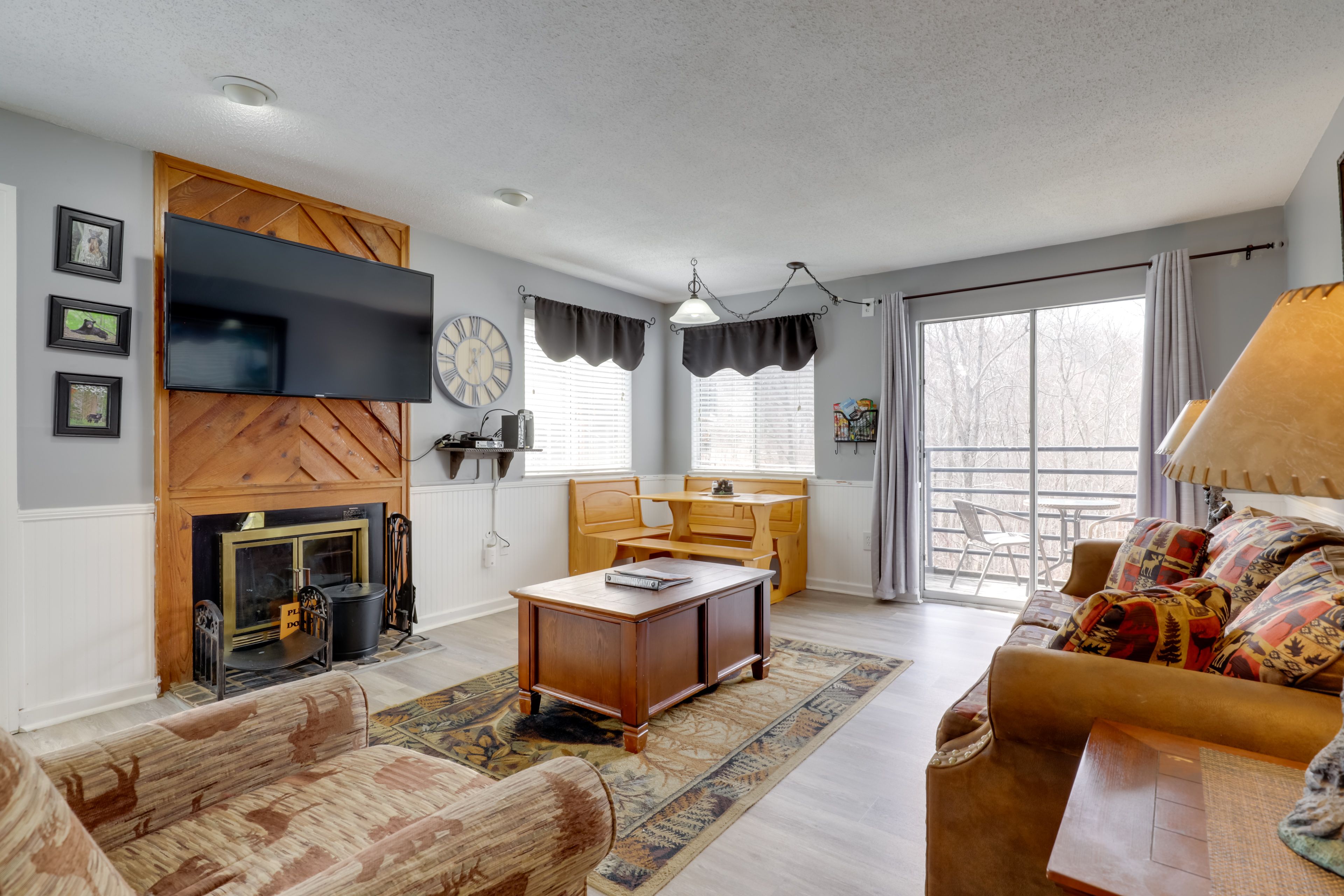 Gatlinburg Vacation Rental | 2BR | 2BA | Stairs to Access | 786 Sq Ft