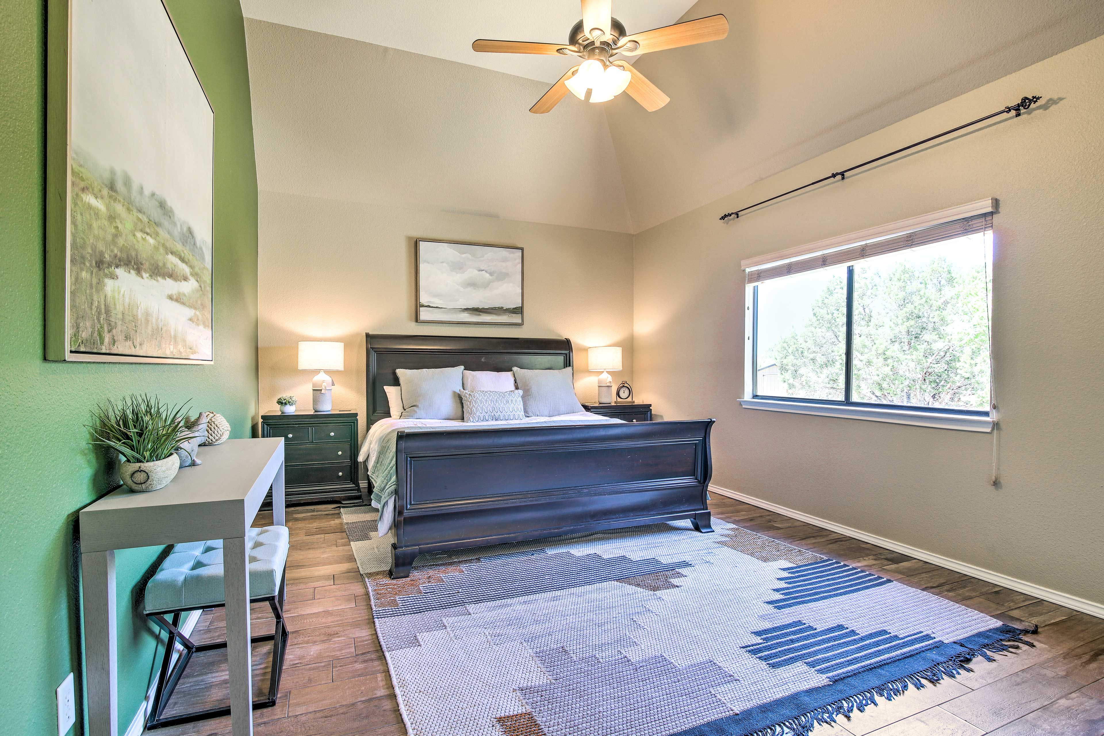 Bedroom 1 | King Bed | Linens Provided | Main Level | En-Suite Bathroom