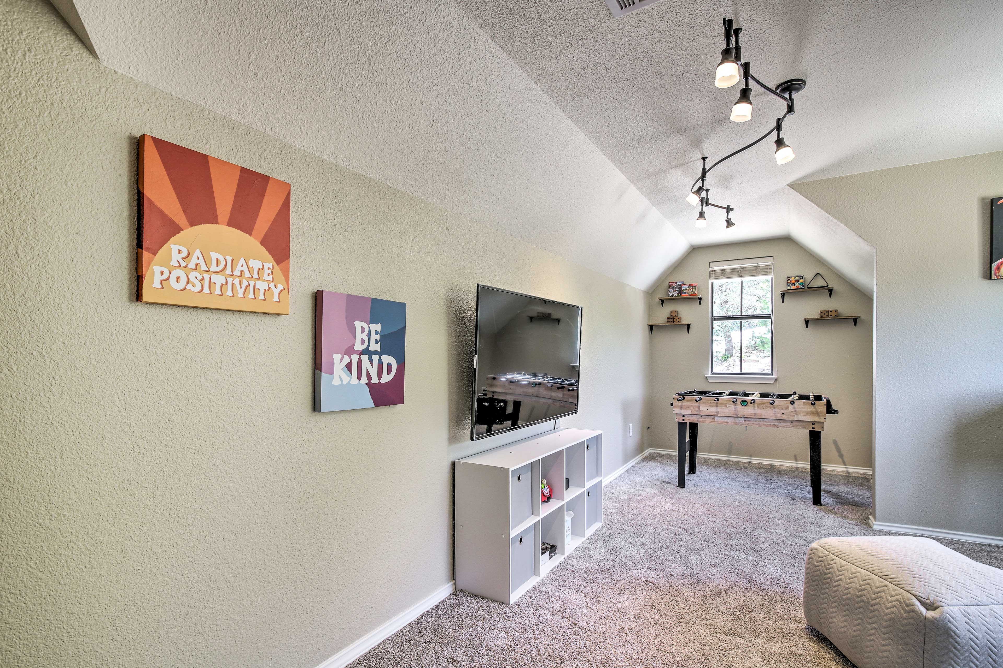 Game Room | Twin Sleeper Sofa | Foosball | Smart TV | Arcade Game
