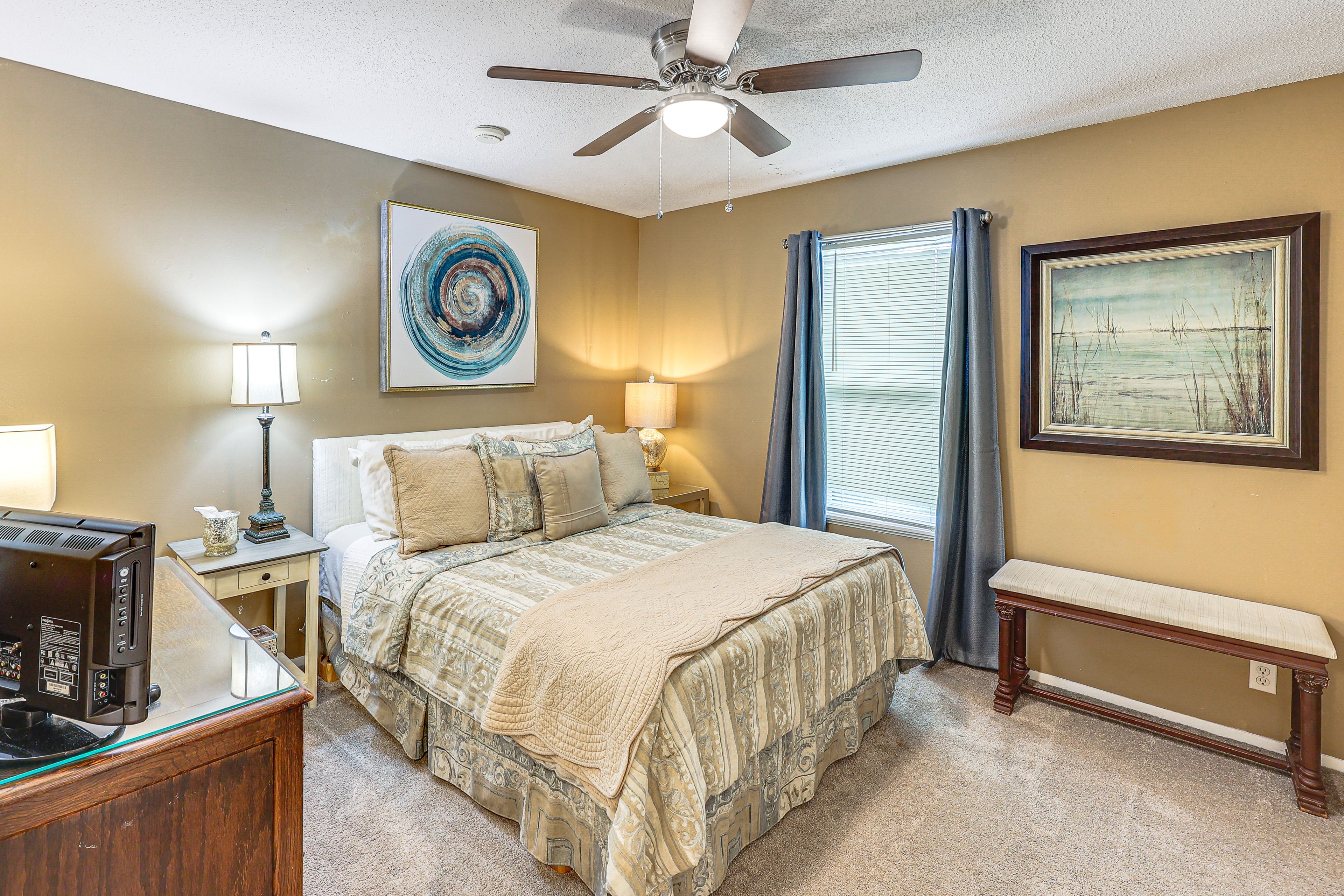 Bedroom 2 | Main Level | Queen Bed
