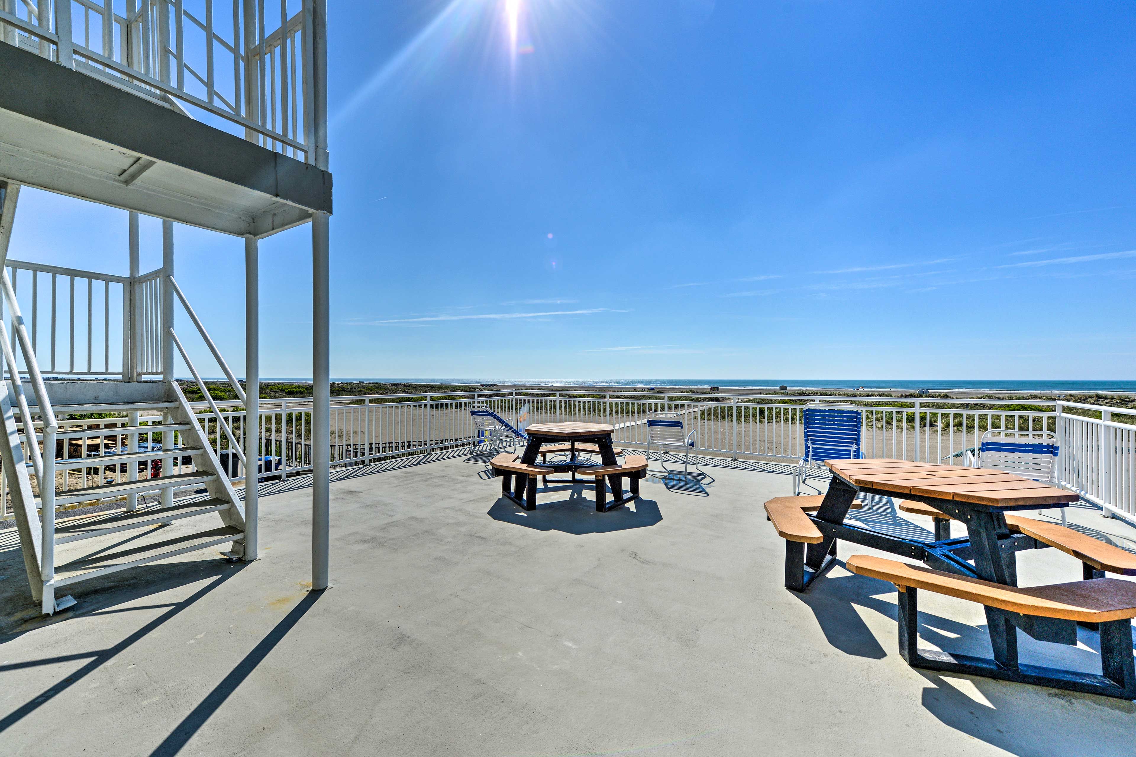 Community Sundeck