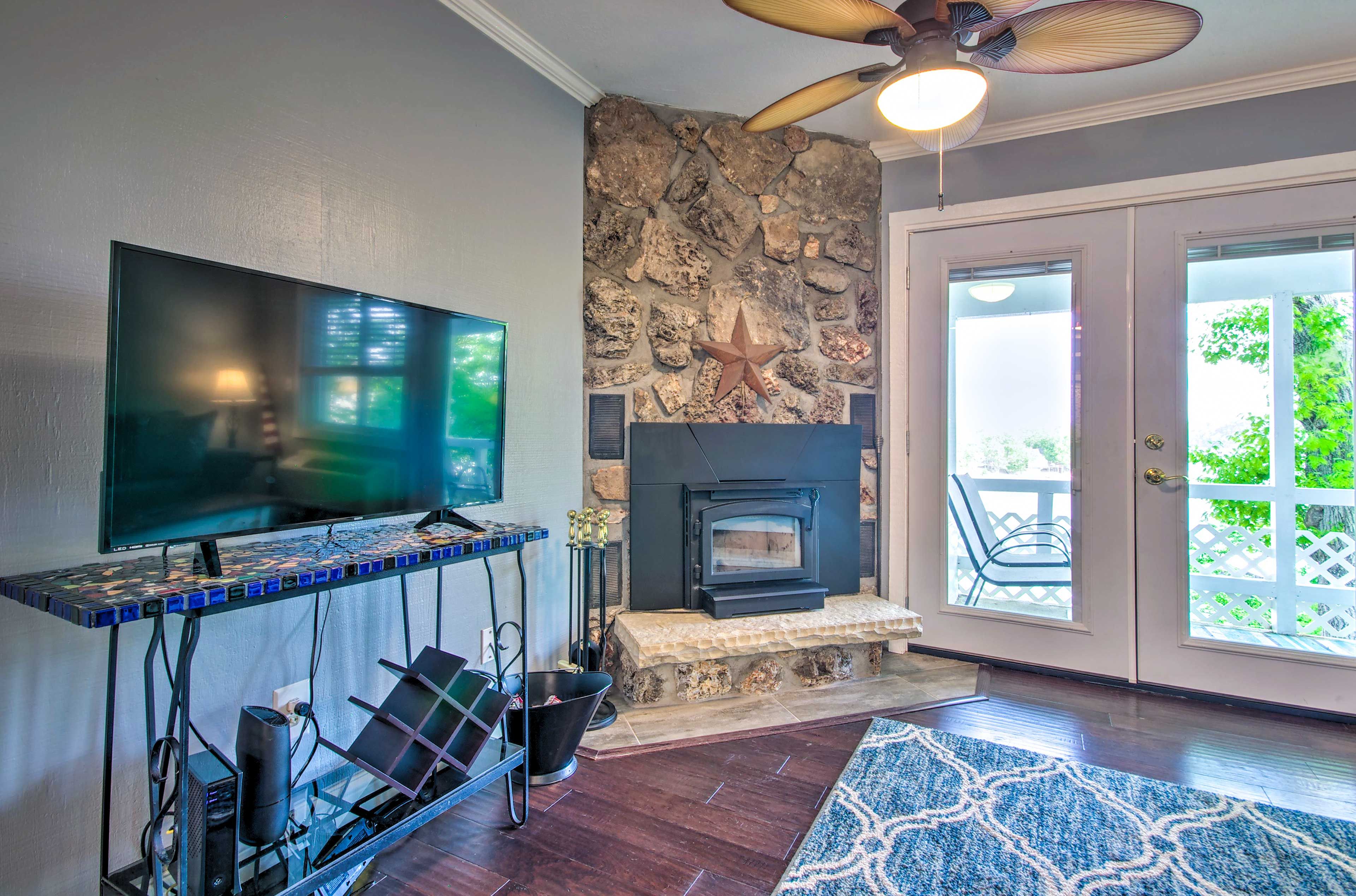Living Room | Free WiFi