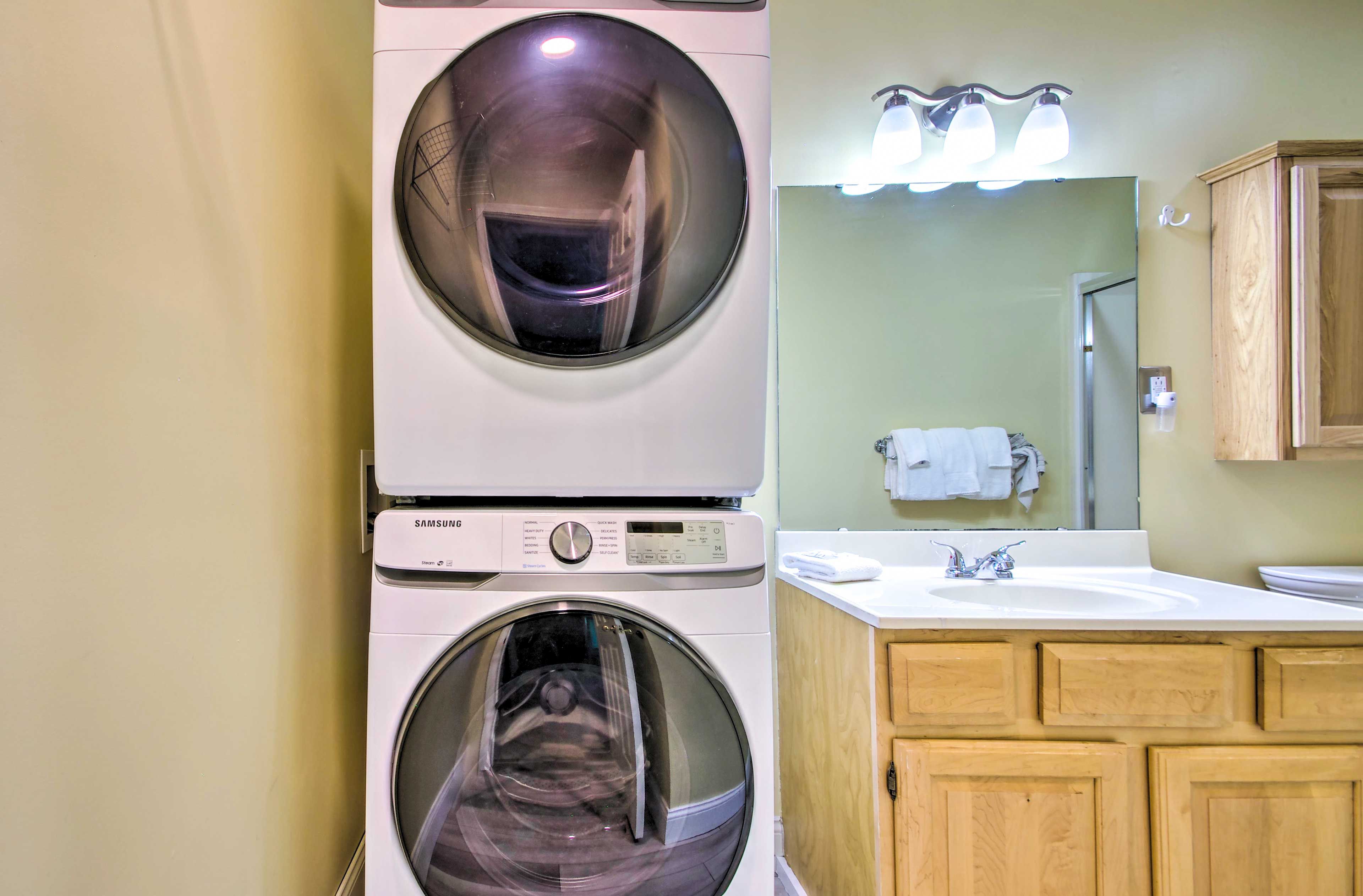 Washer/Dryer | Detergent Provided