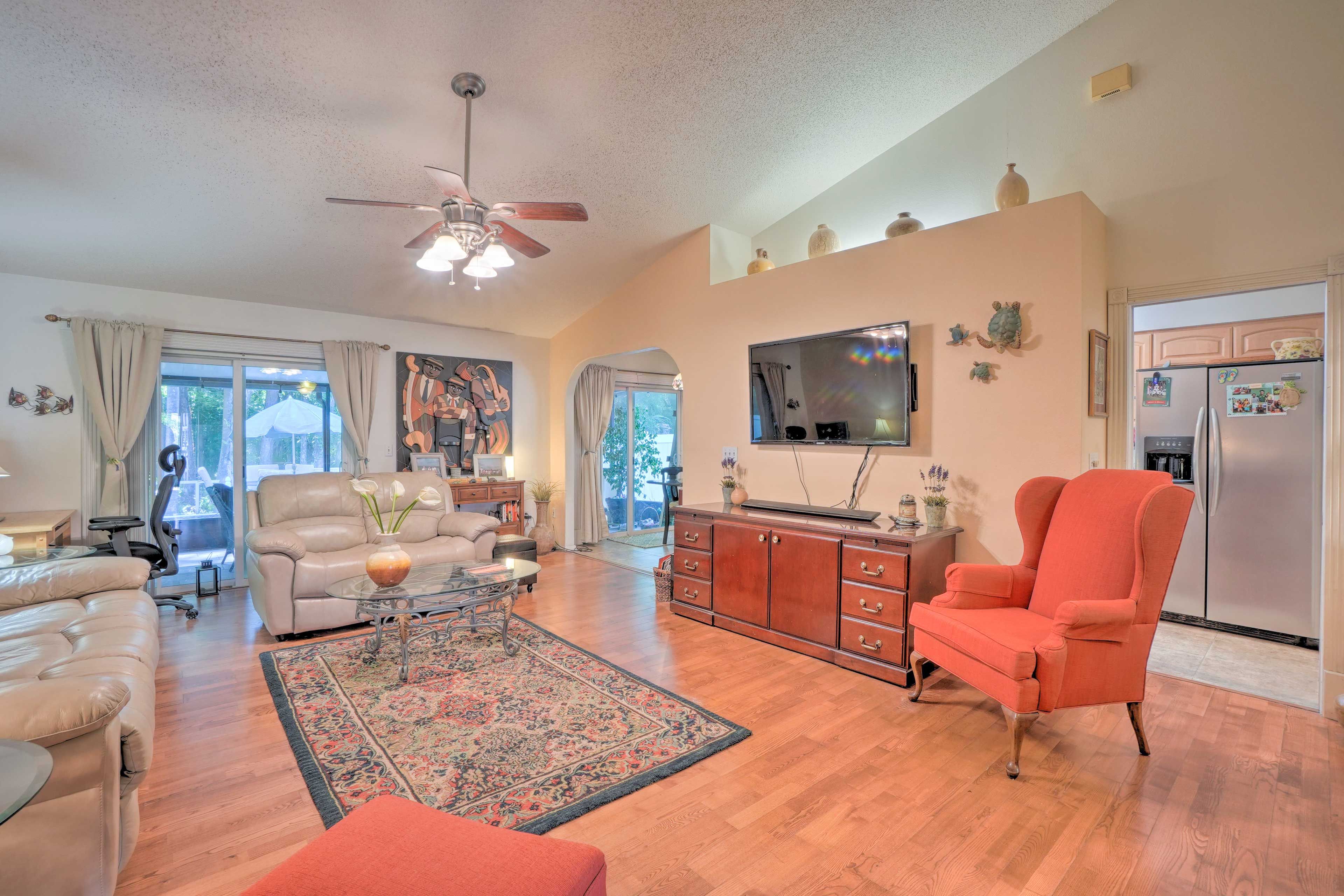 Living Room | Central A/C | Free WiFi