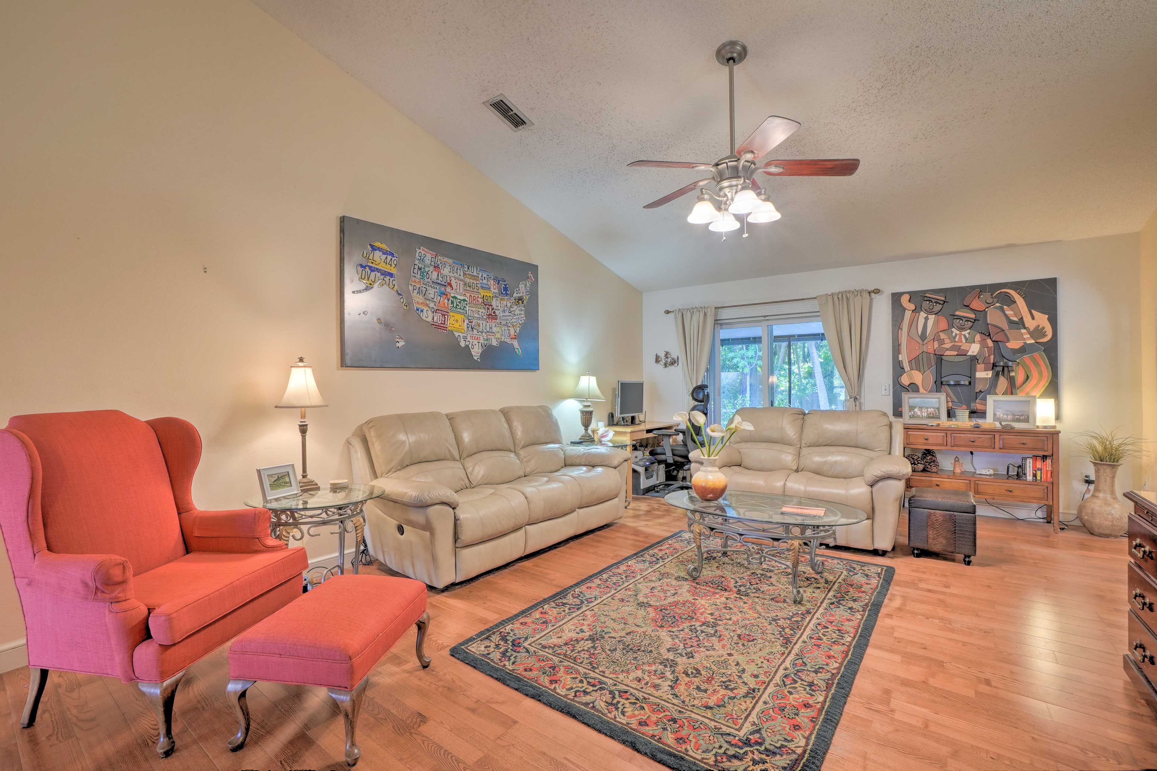Living Room | Central A/C | Free WiFi
