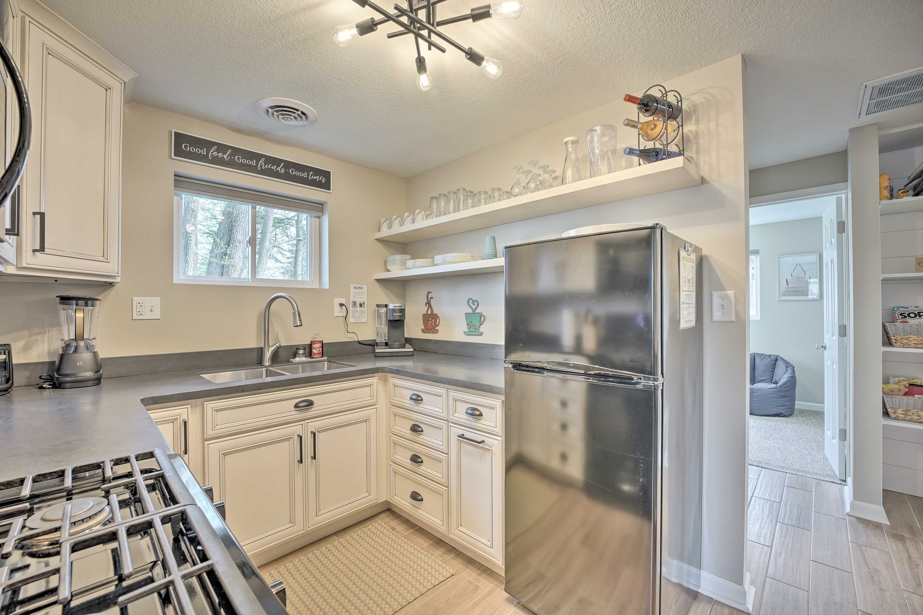 Kitchen | Dishware & Flatware Provided