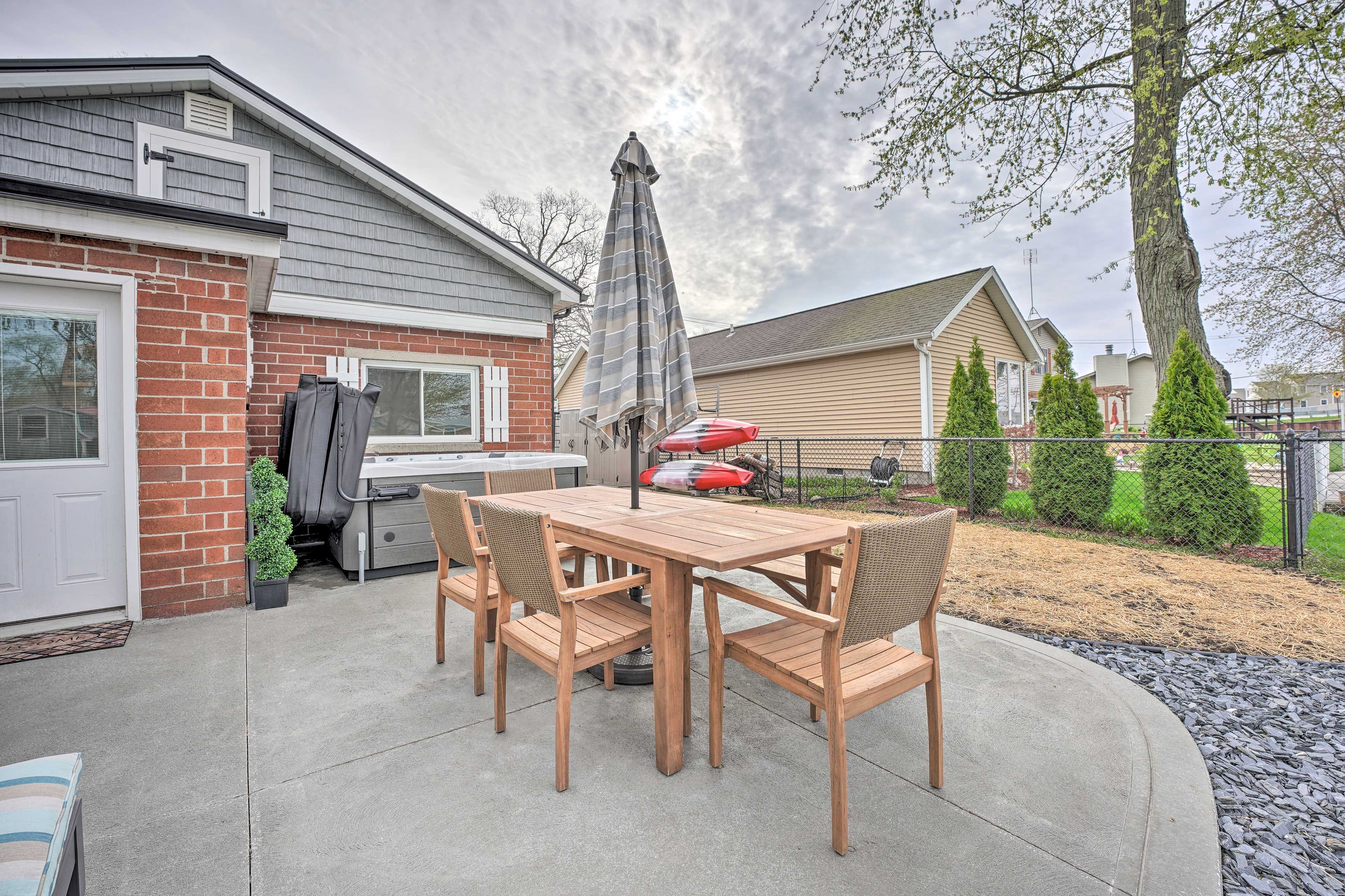 Patio | Outdoor Dining Area