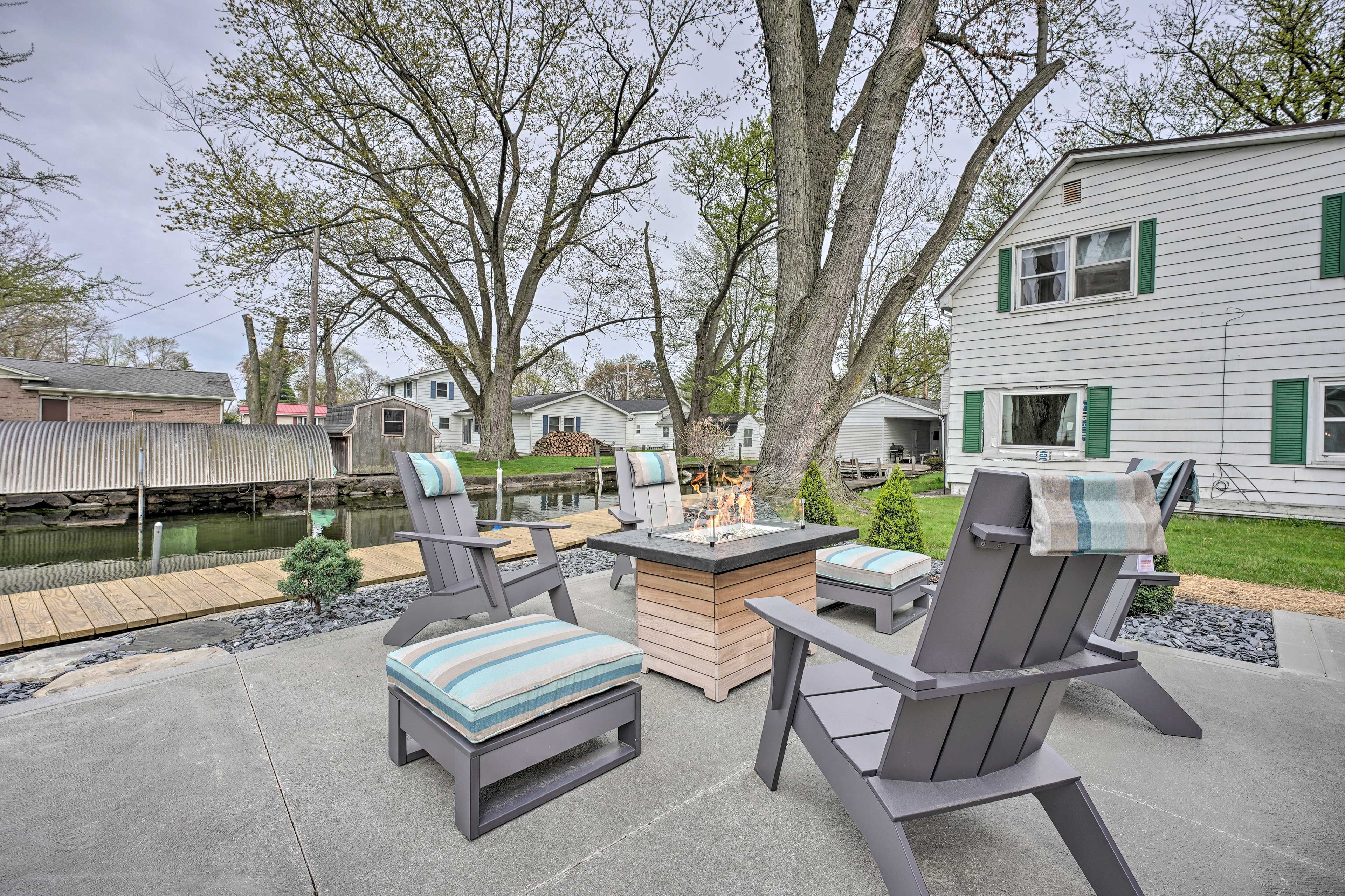 Patio | Fire Pit