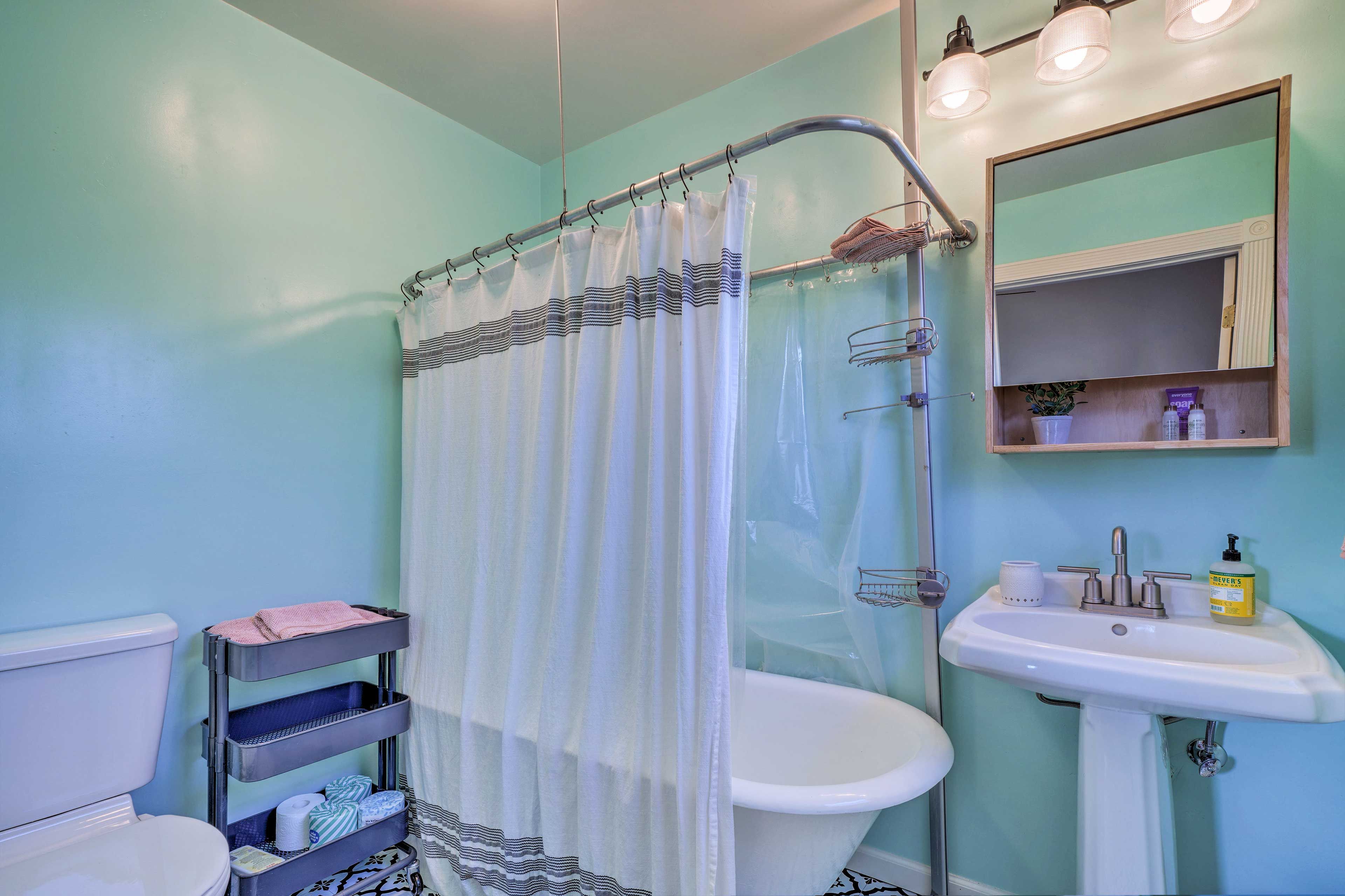 En-Suite Bathroom | Towels Provided