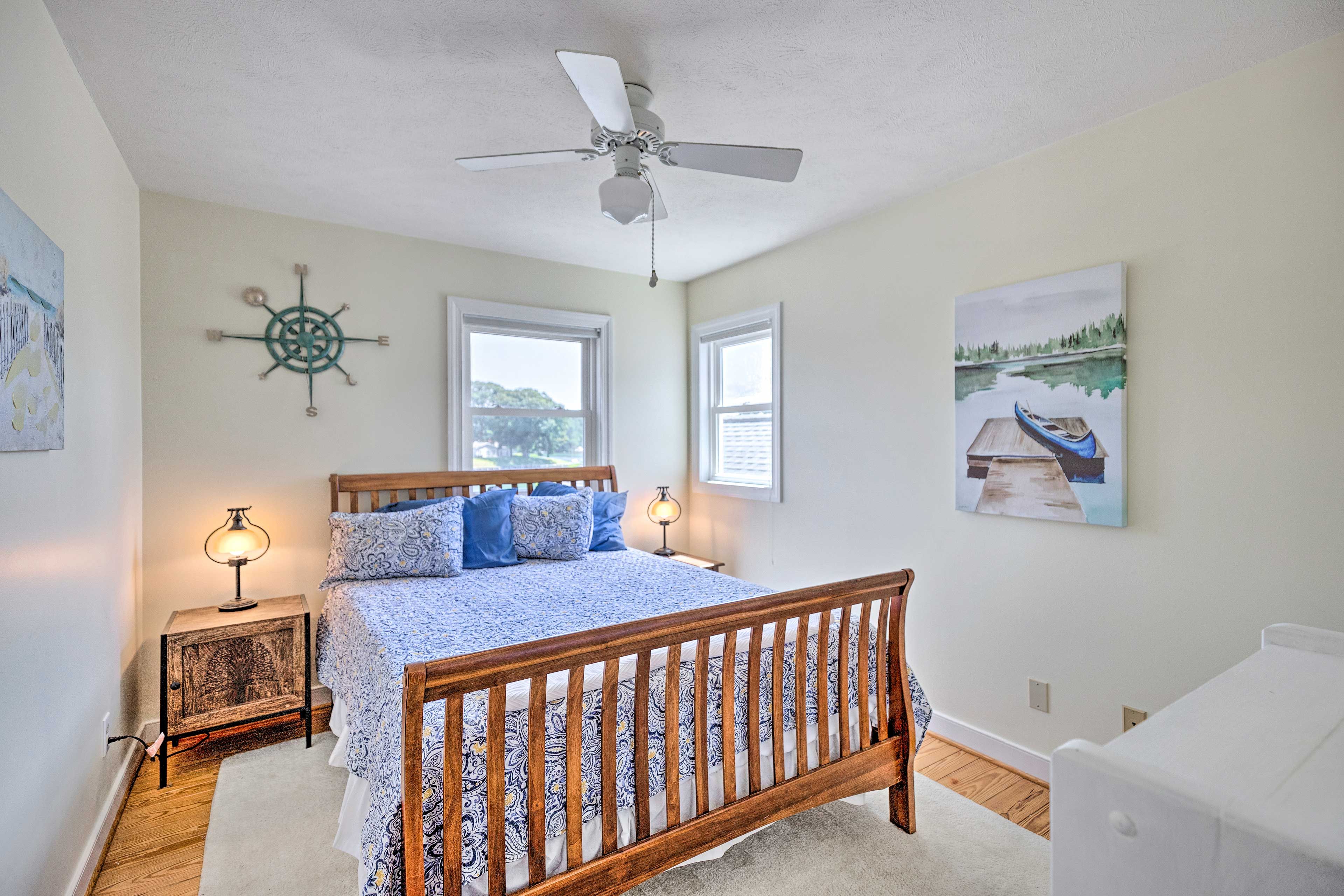 Bedroom 2 | Upper Level | Queen Bed