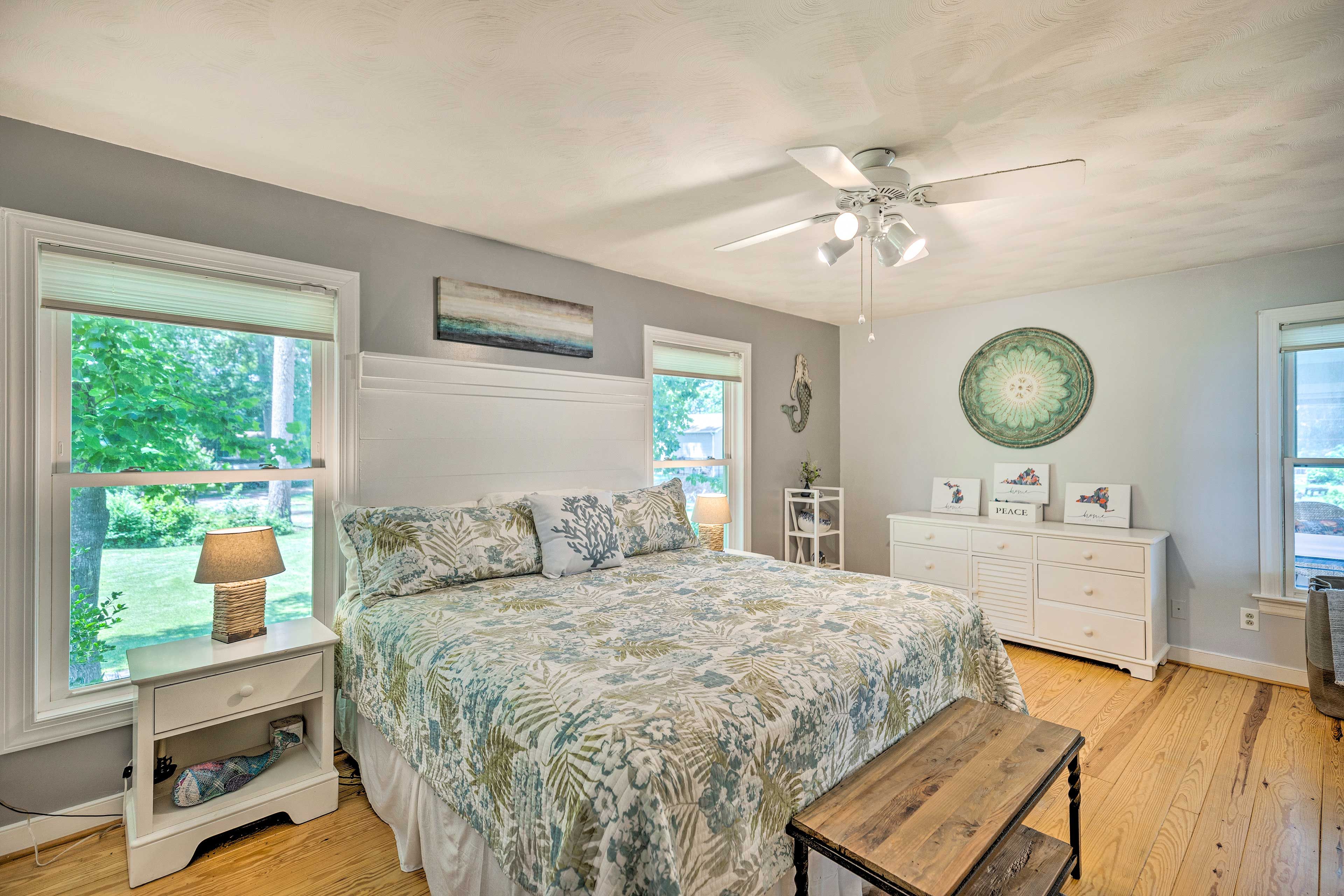 Bedroom 1 | Main Level | King Bed | Linens Provided