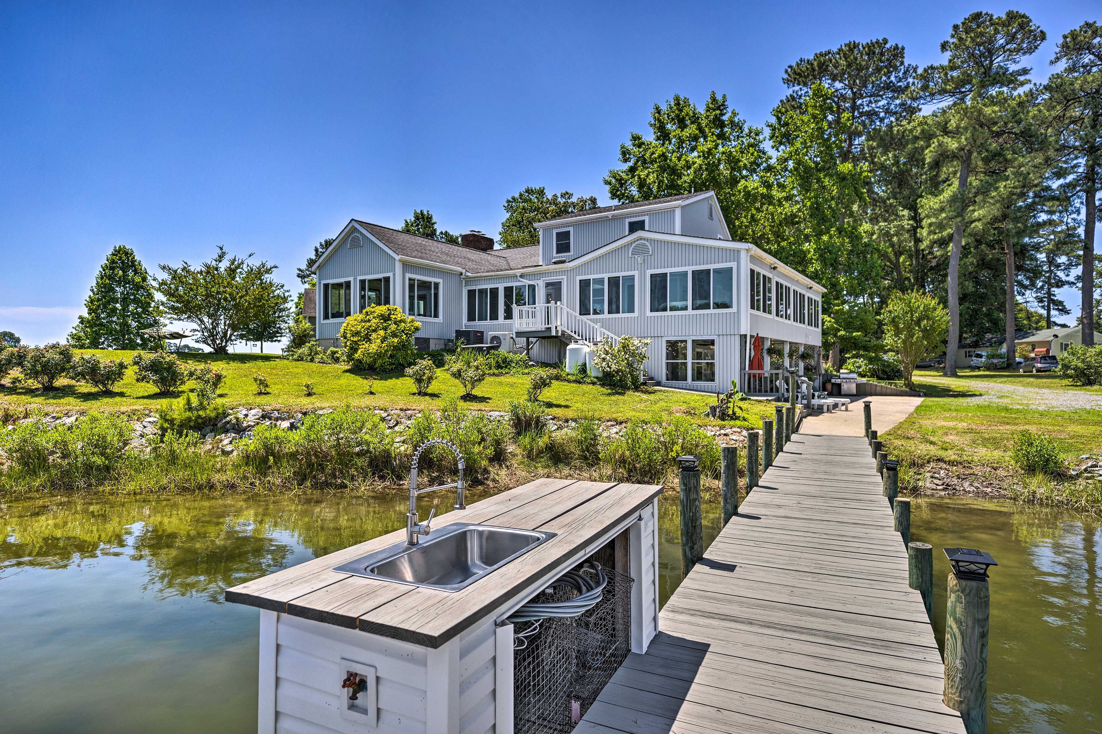 Private Dock | Fish Cleaning Station