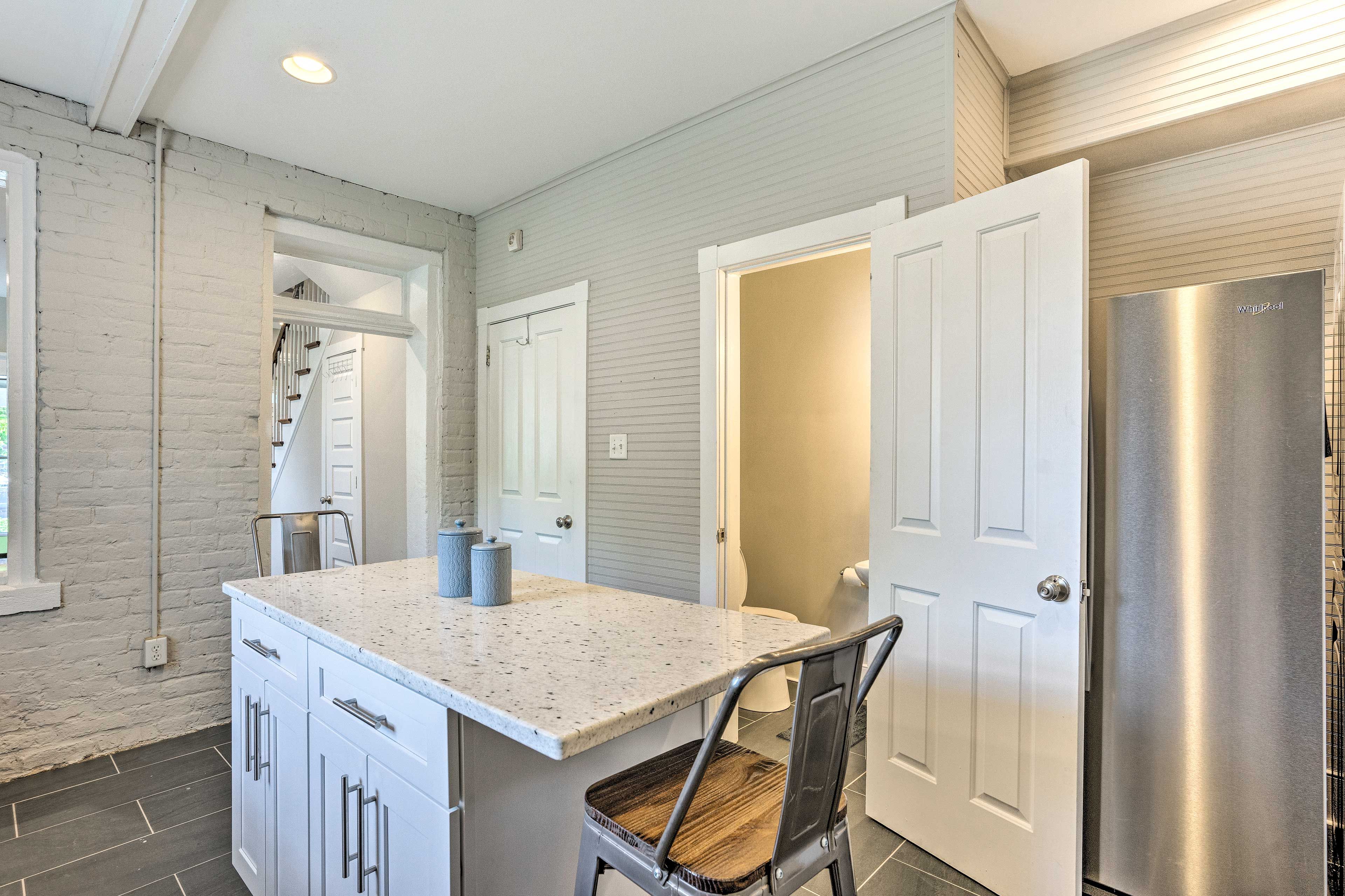 Kitchen | Trash Bags & Paper Towels | Breakfast Bar