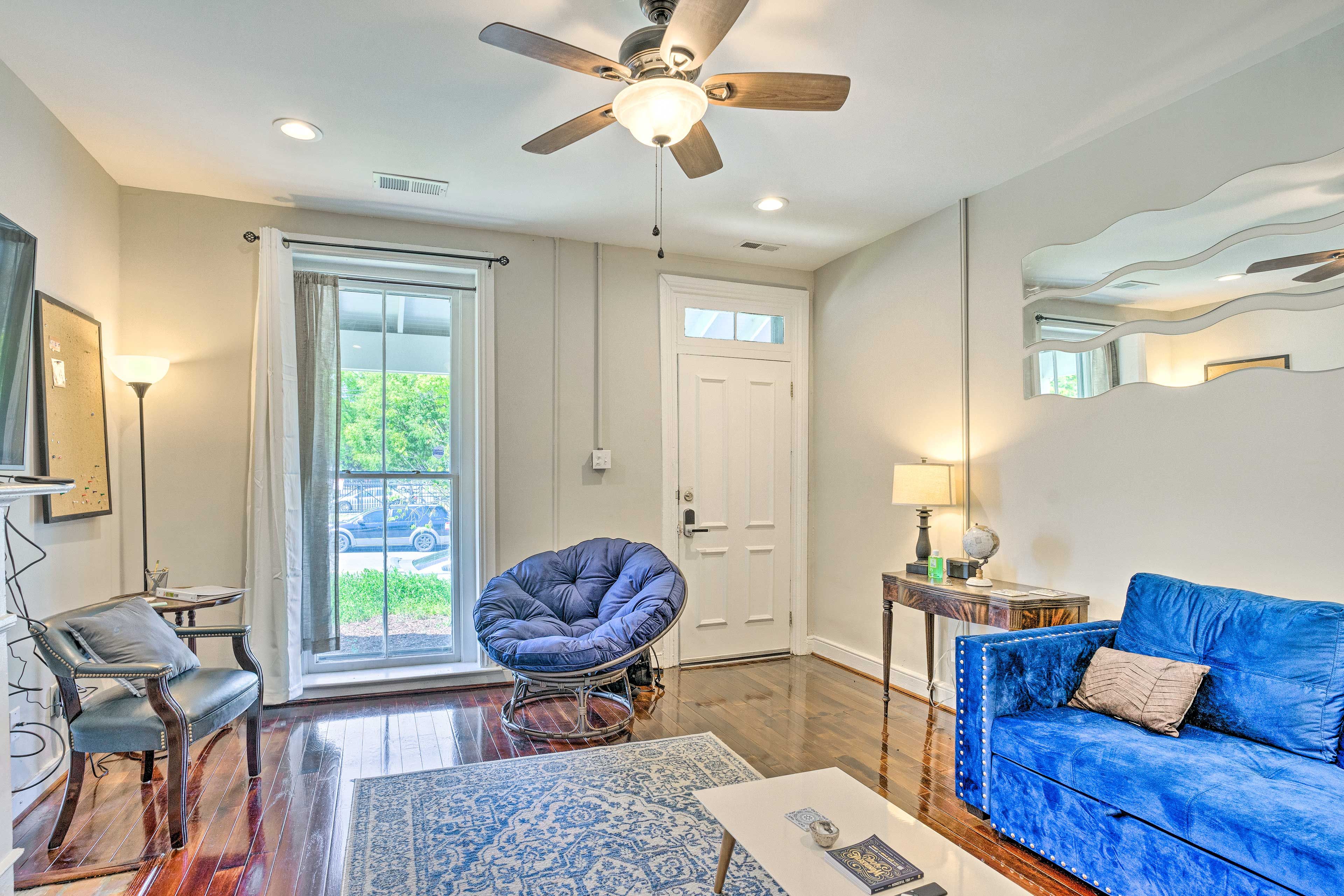 Living Room | 1st Floor | Sleeper Sofa | Smart TV