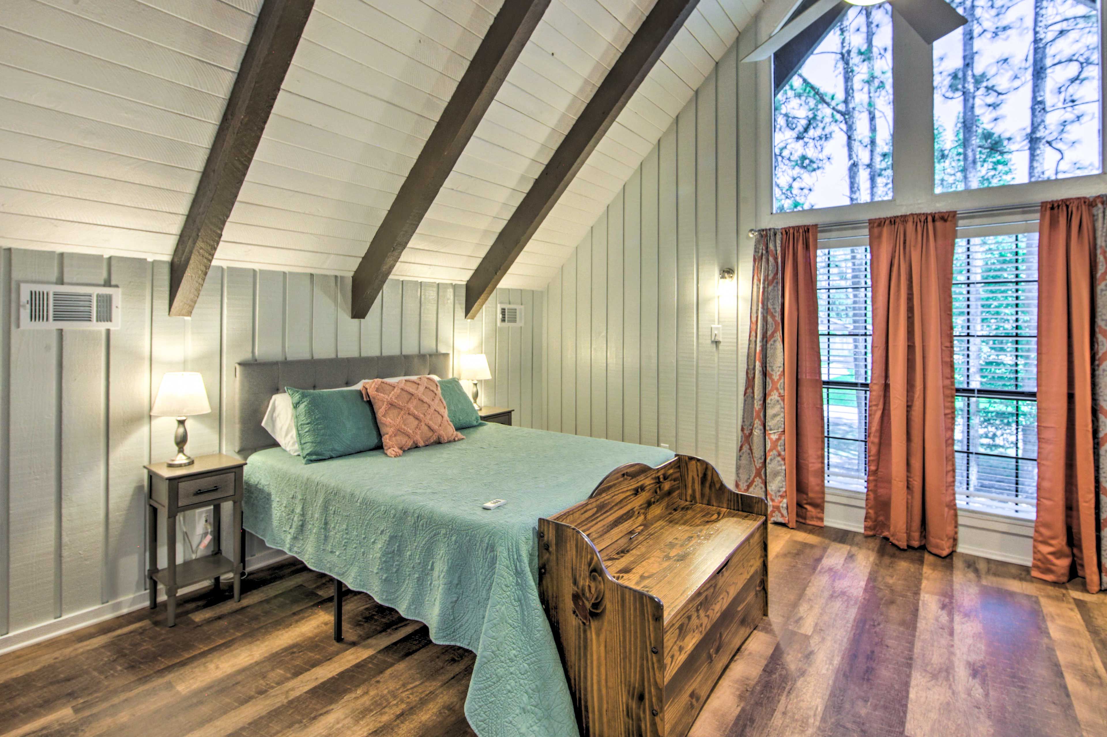 Bedroom 1 | Queen Bed | Twin Bed | Loft