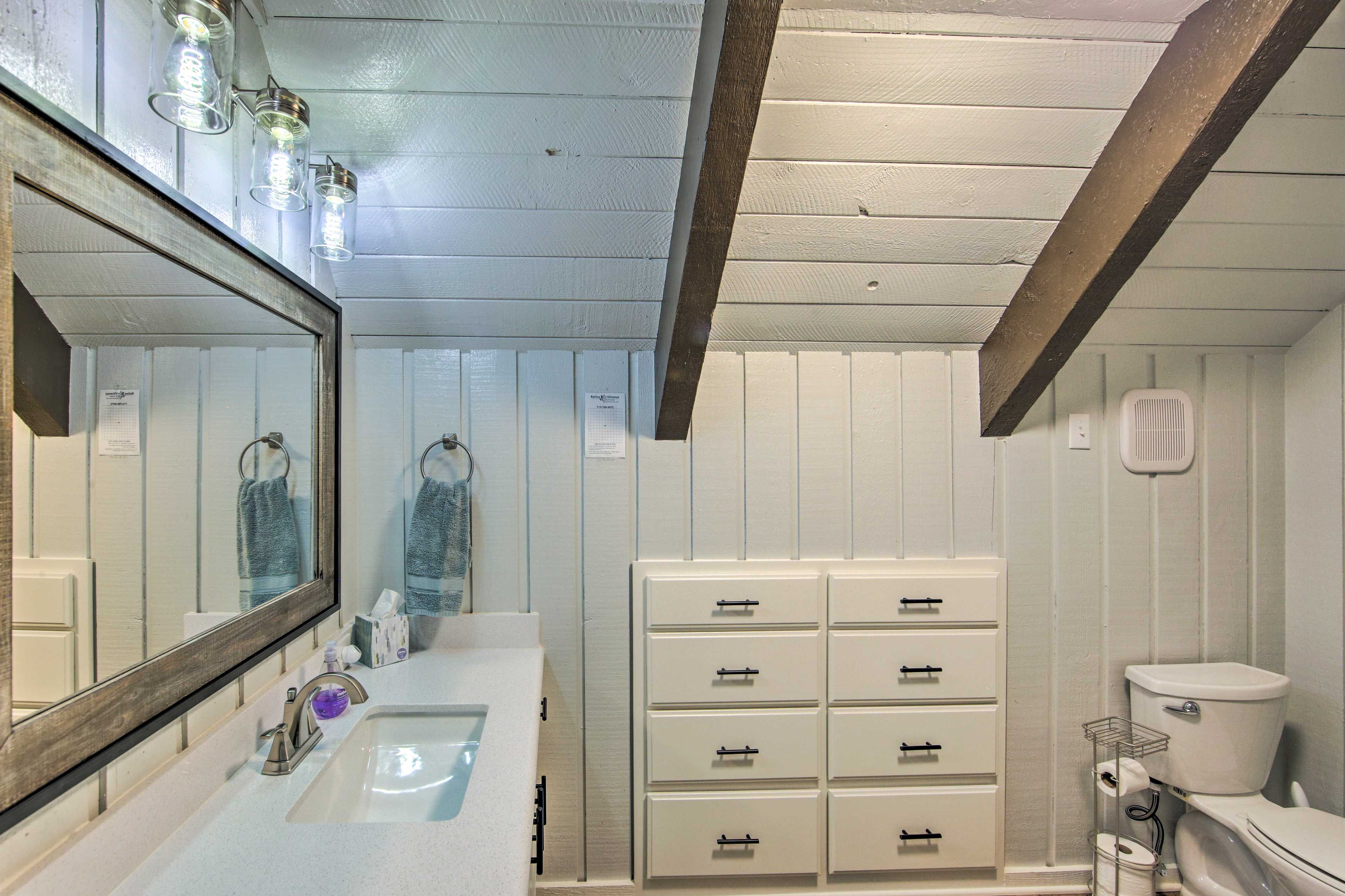 En-Suite Bathroom | Complimentary Toiletries