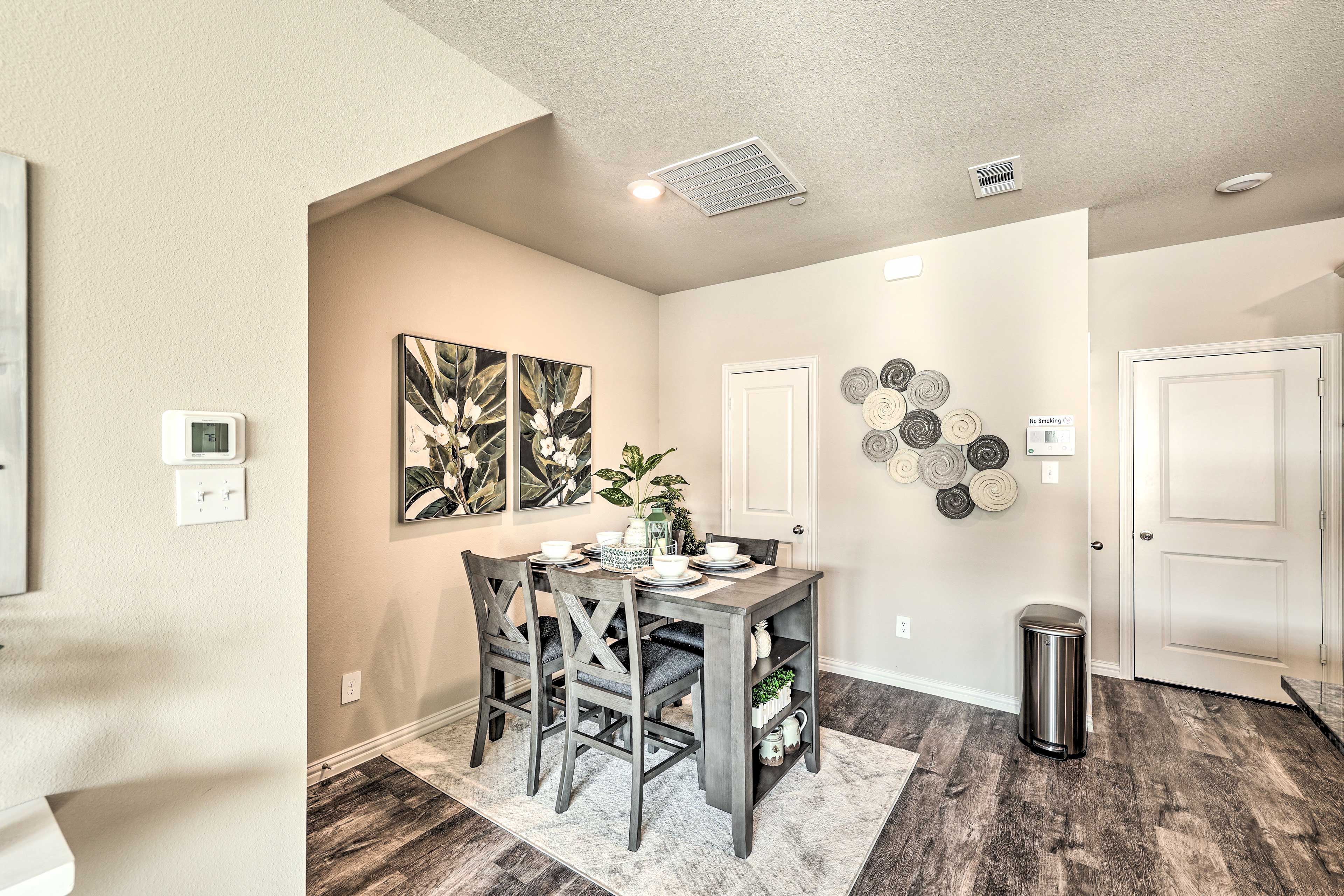 Dining Area | Dishware & Flatware