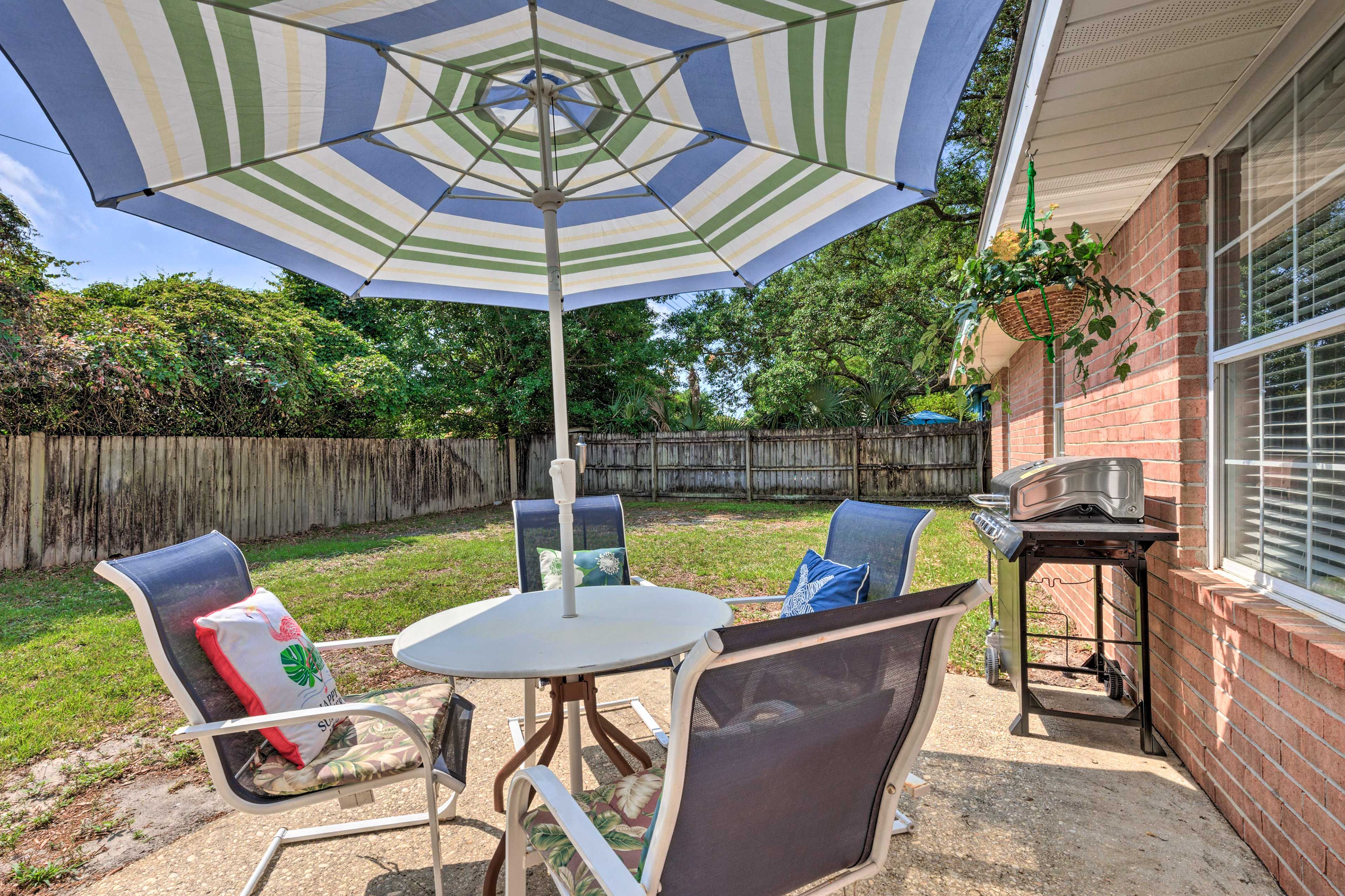 Patio | Gas Grill (Propane Provided)