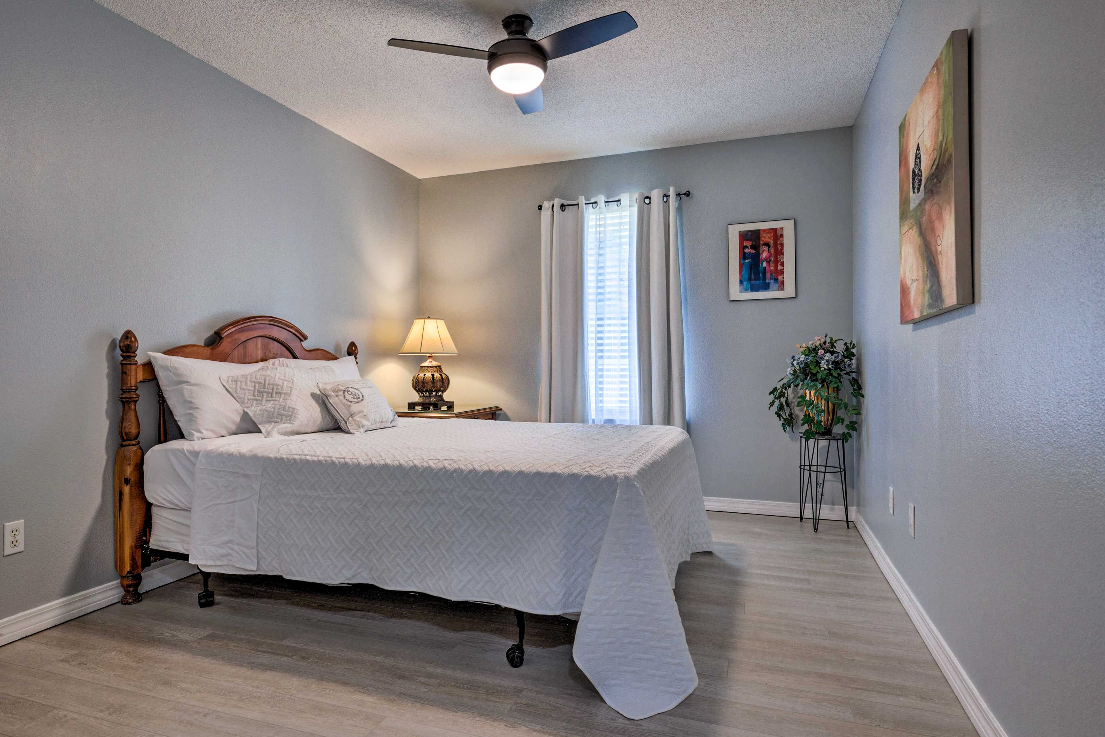 Bedroom 4 | Queen Bed