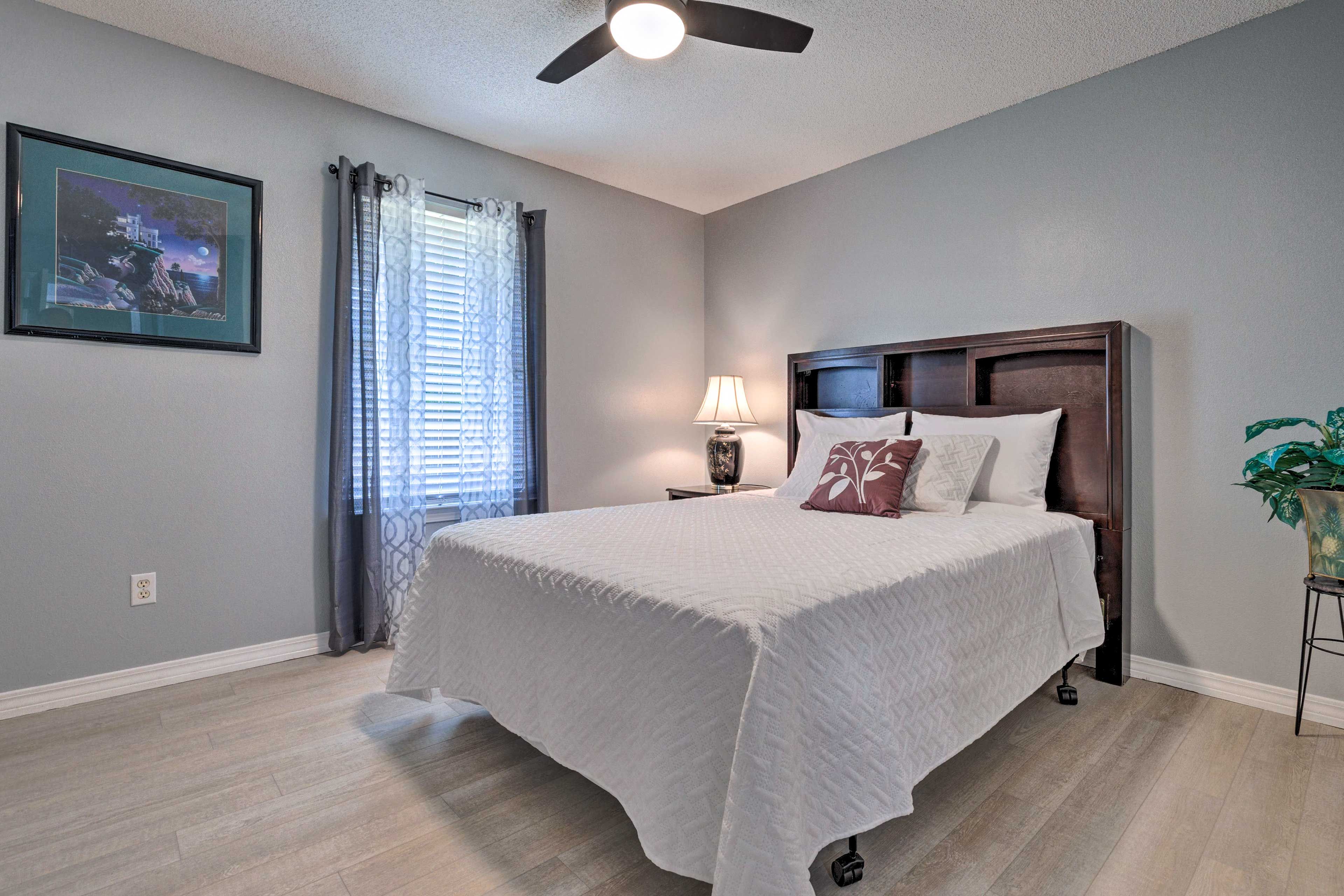Bedroom 3 | Queen Bed