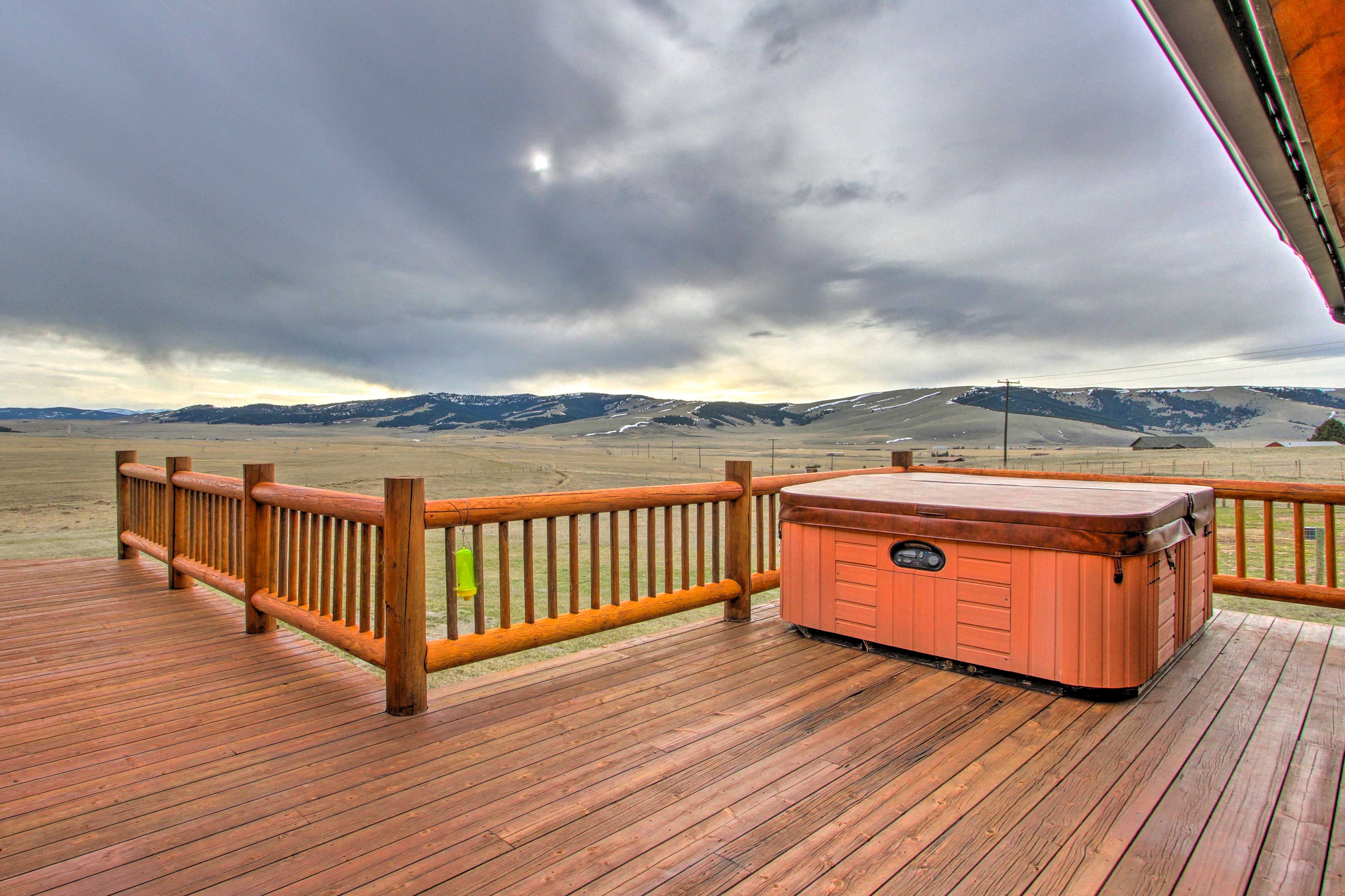 Wraparound Deck | Private Hot Tub