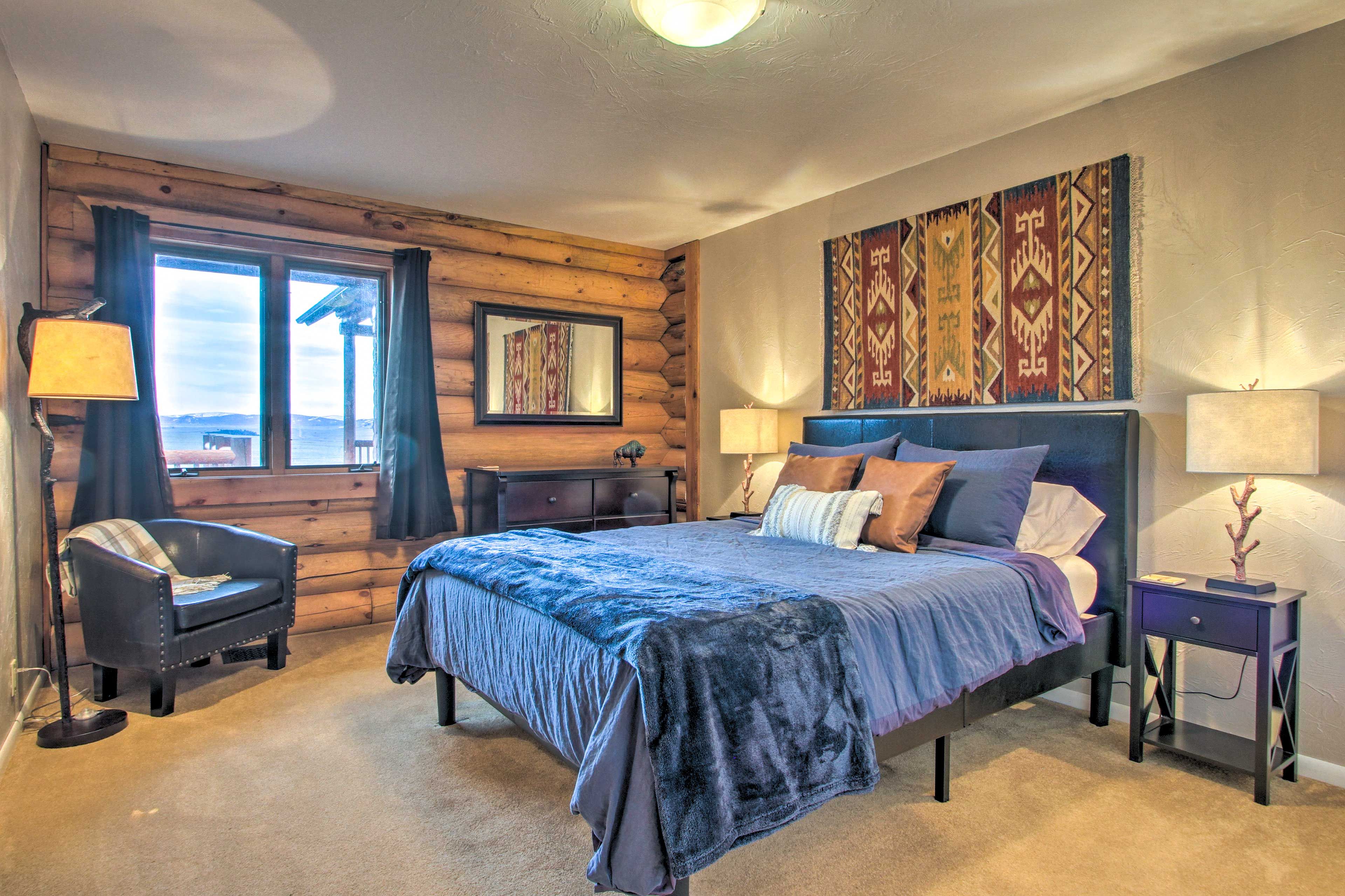 Bedroom 2 | Queen Bed