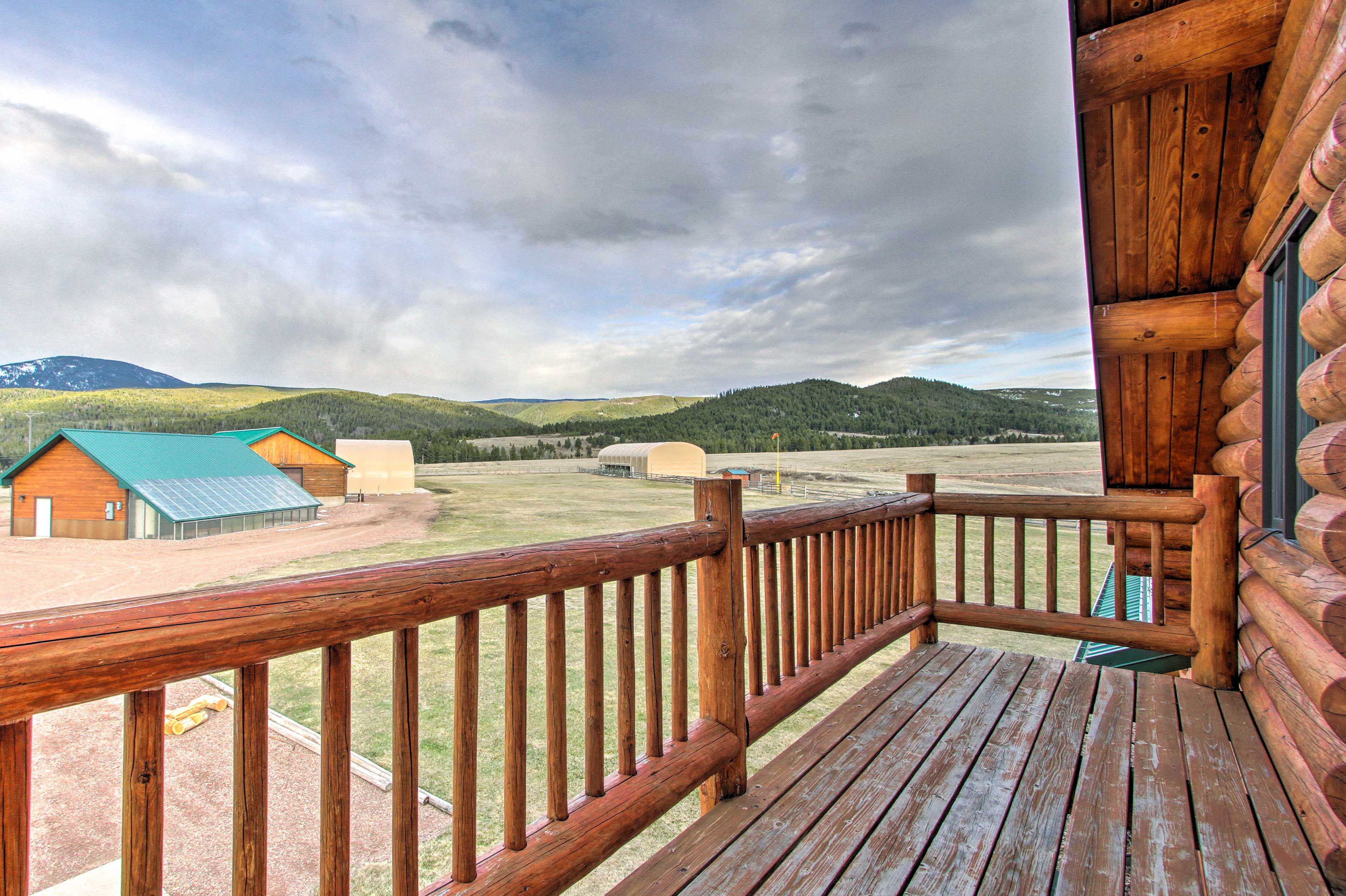 Balcony | Sweeping Mountain Views