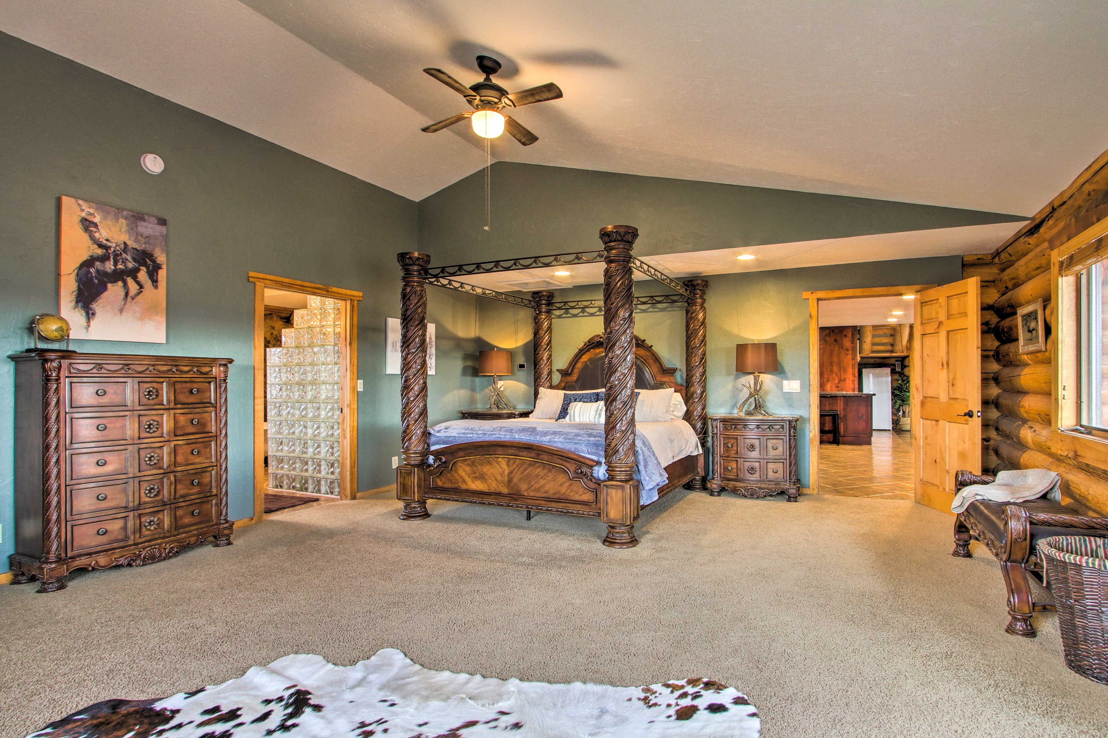 Bedroom 1 | King Bed