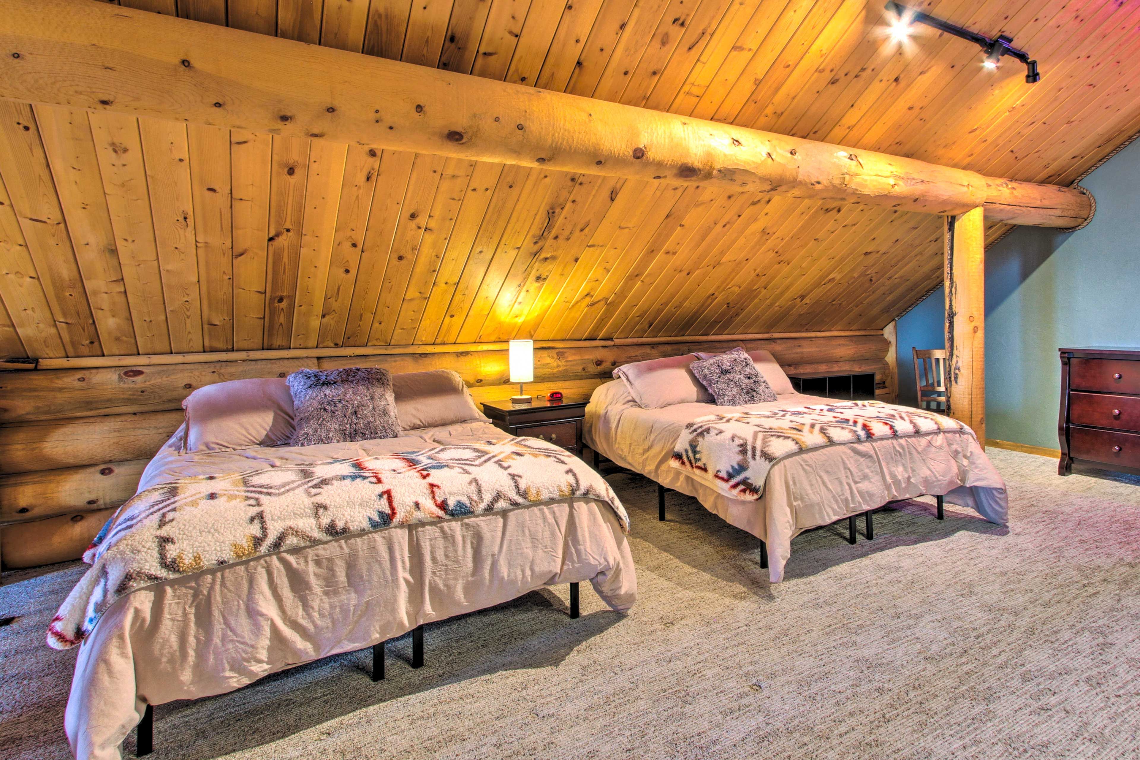 Loft | 2 Full Beds