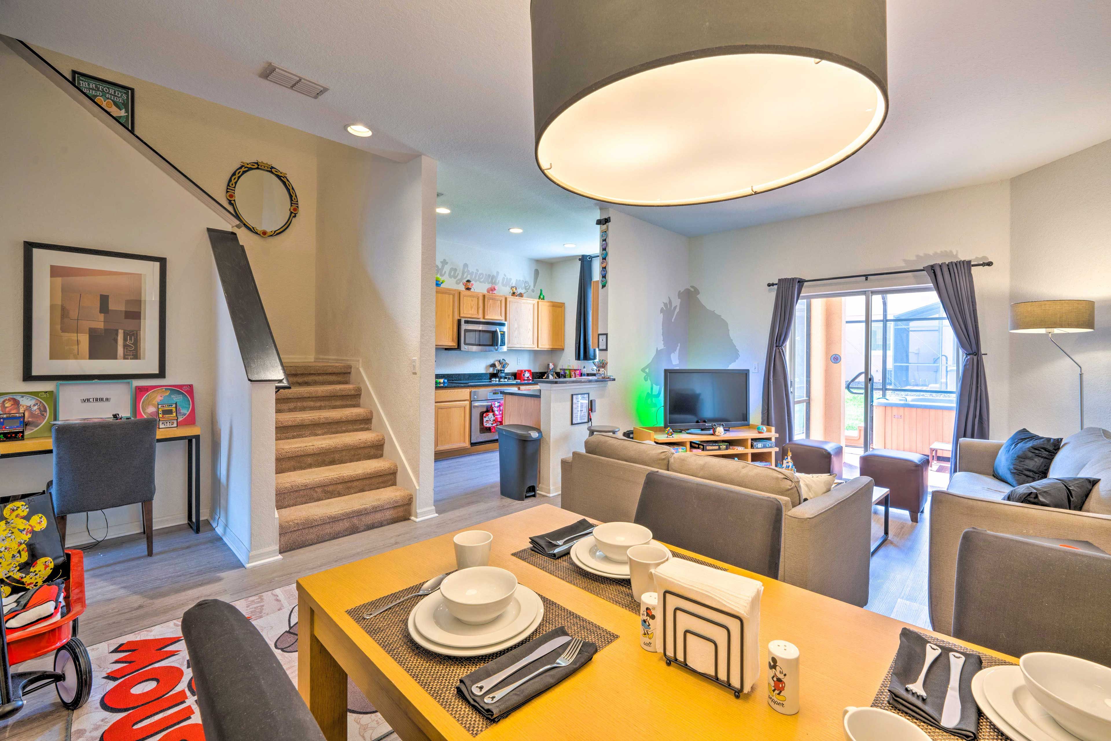 Dining Area | Living Area | Smart TV w/ Cable