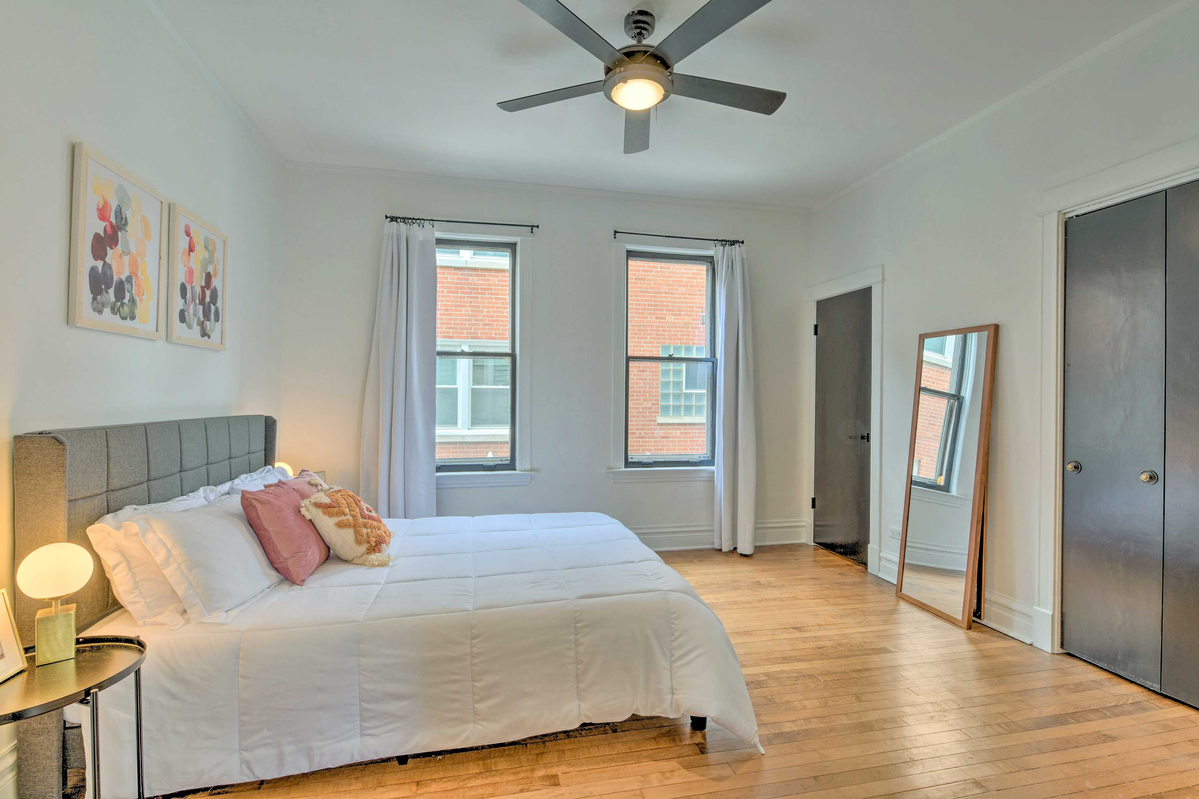 Bedroom 3 | King Bed | Main Floor