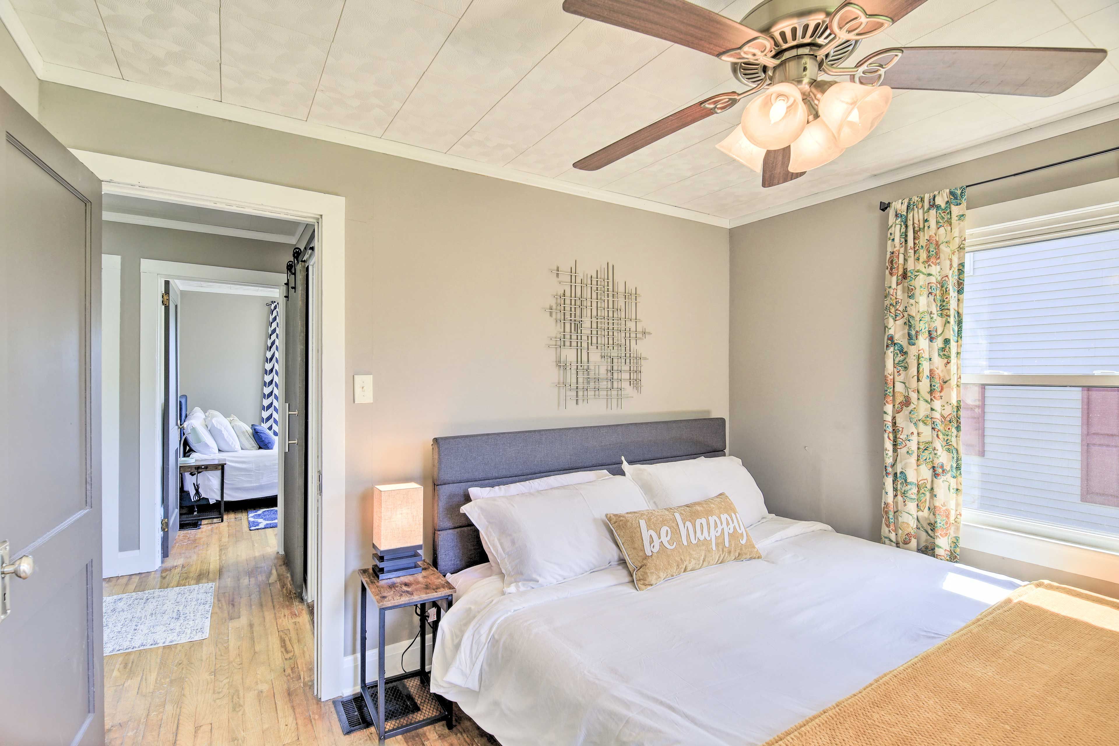 Bedroom 1 | King Bed