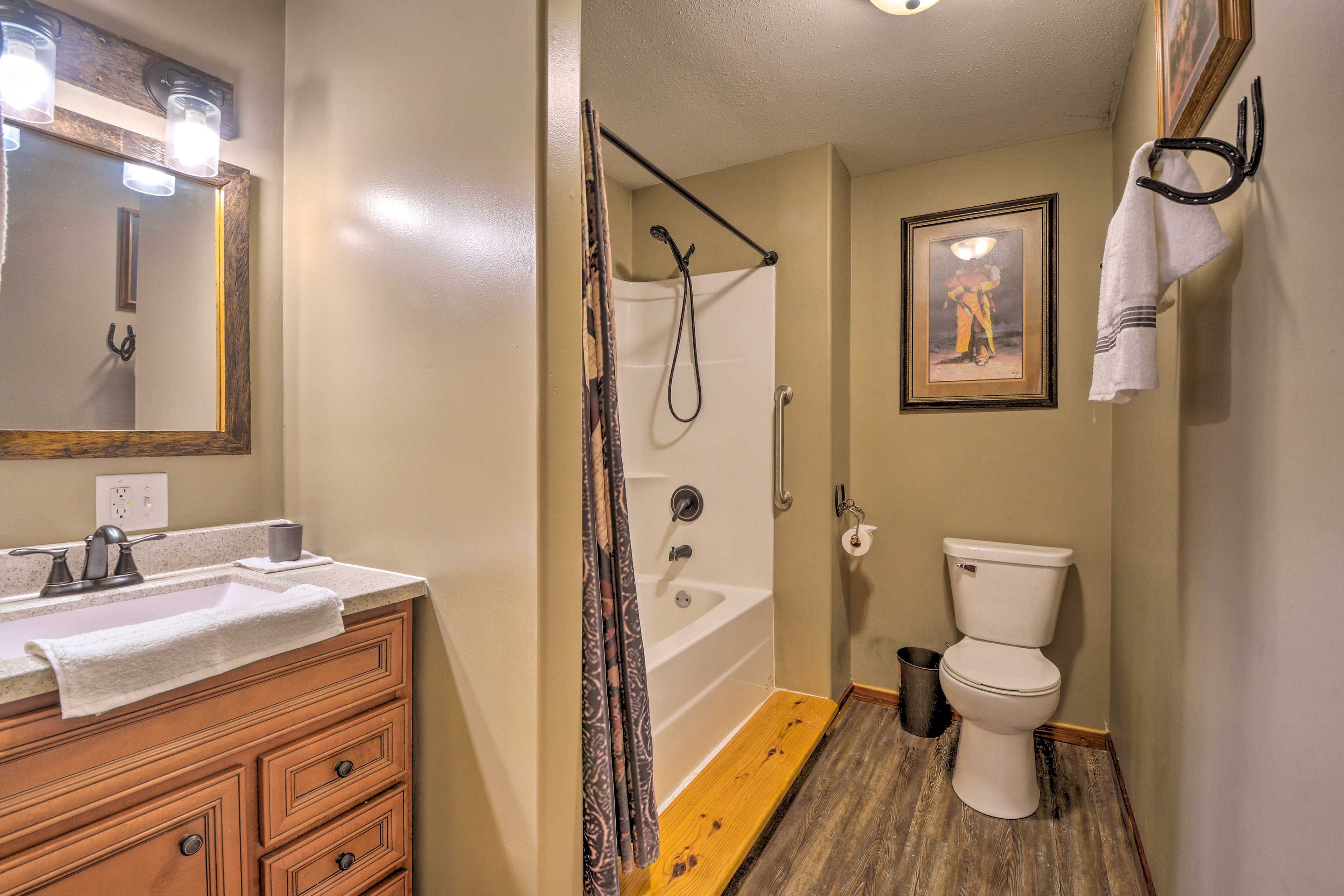 Full Bathroom | Main Floor