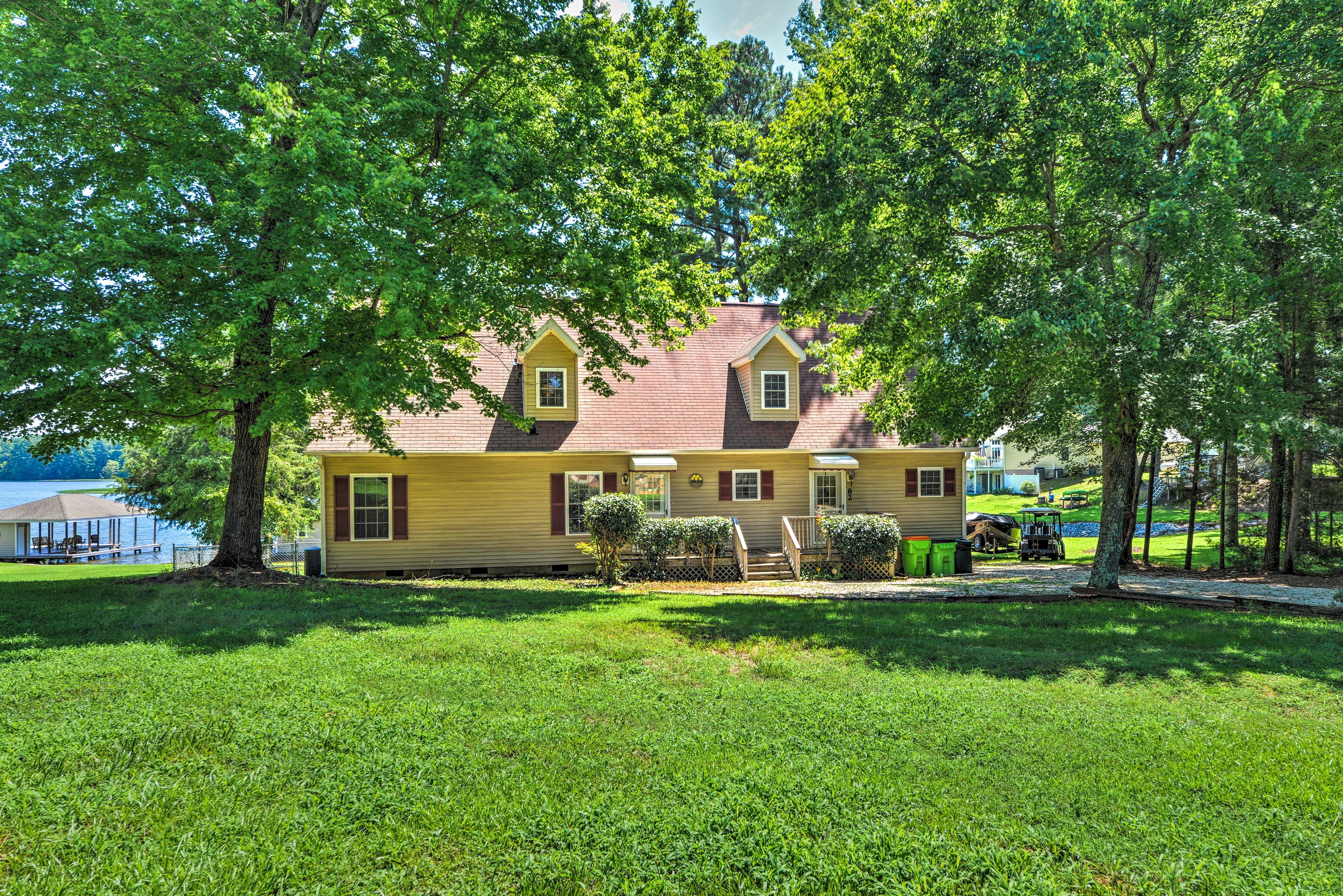 Littleton Vacation Rental | 6BR | 3.5BA | 3,436 Sq Ft | Stairs Required