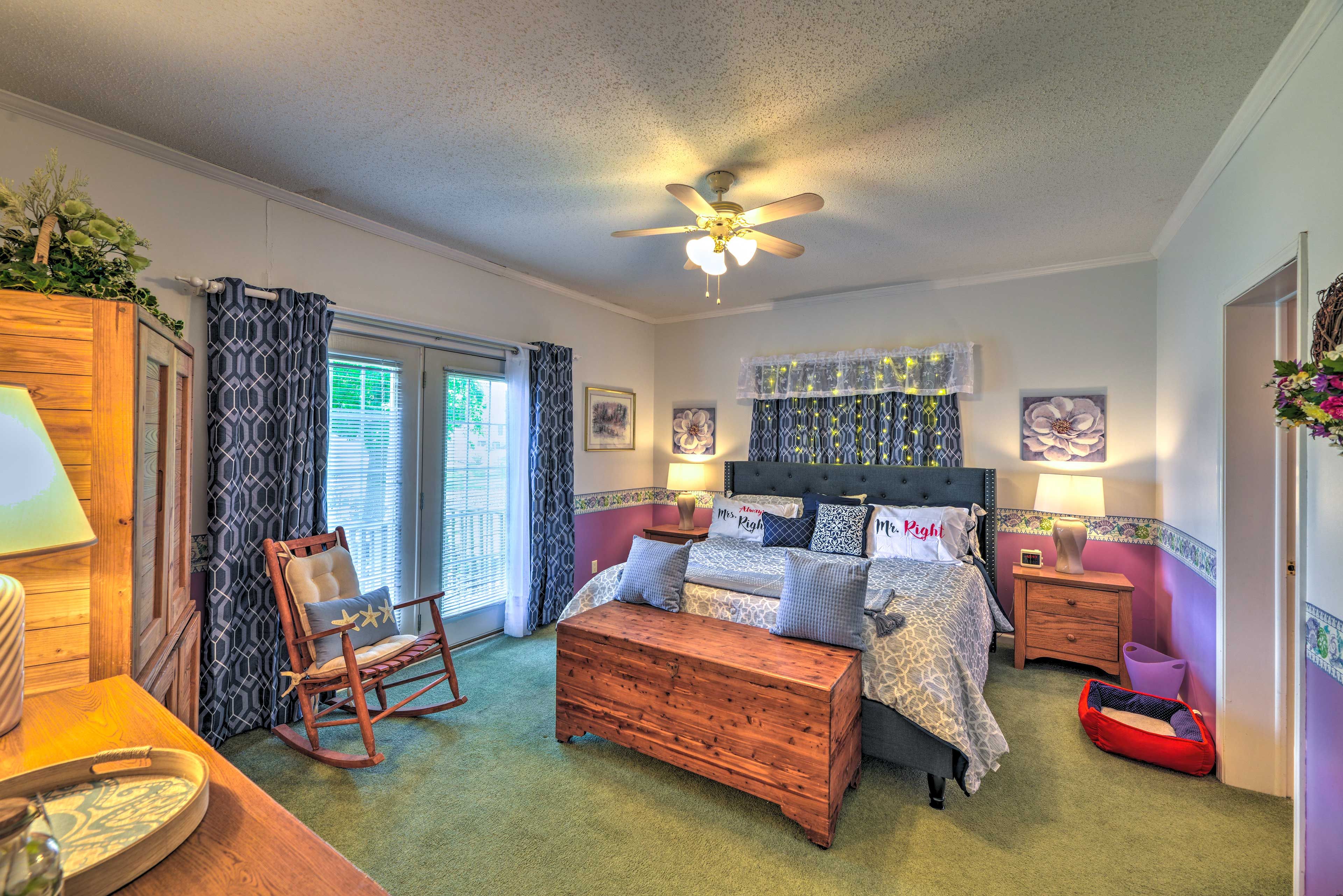 Bedroom 1 | King Bed | En-Suite Bathroom | 1st Floor
