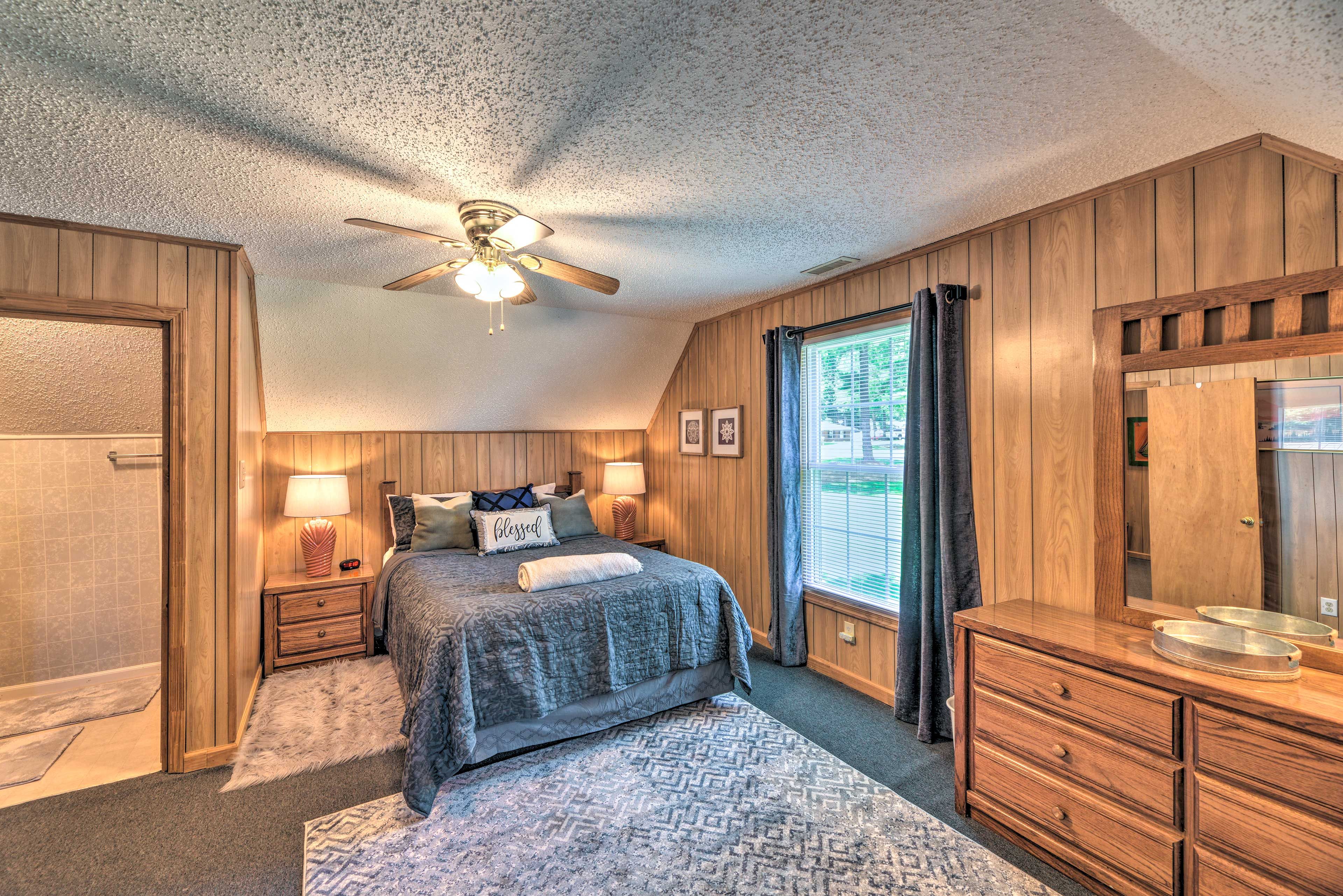Bedroom 4 | Queen Bed | En-Suite Bathroom | 2nd Floor