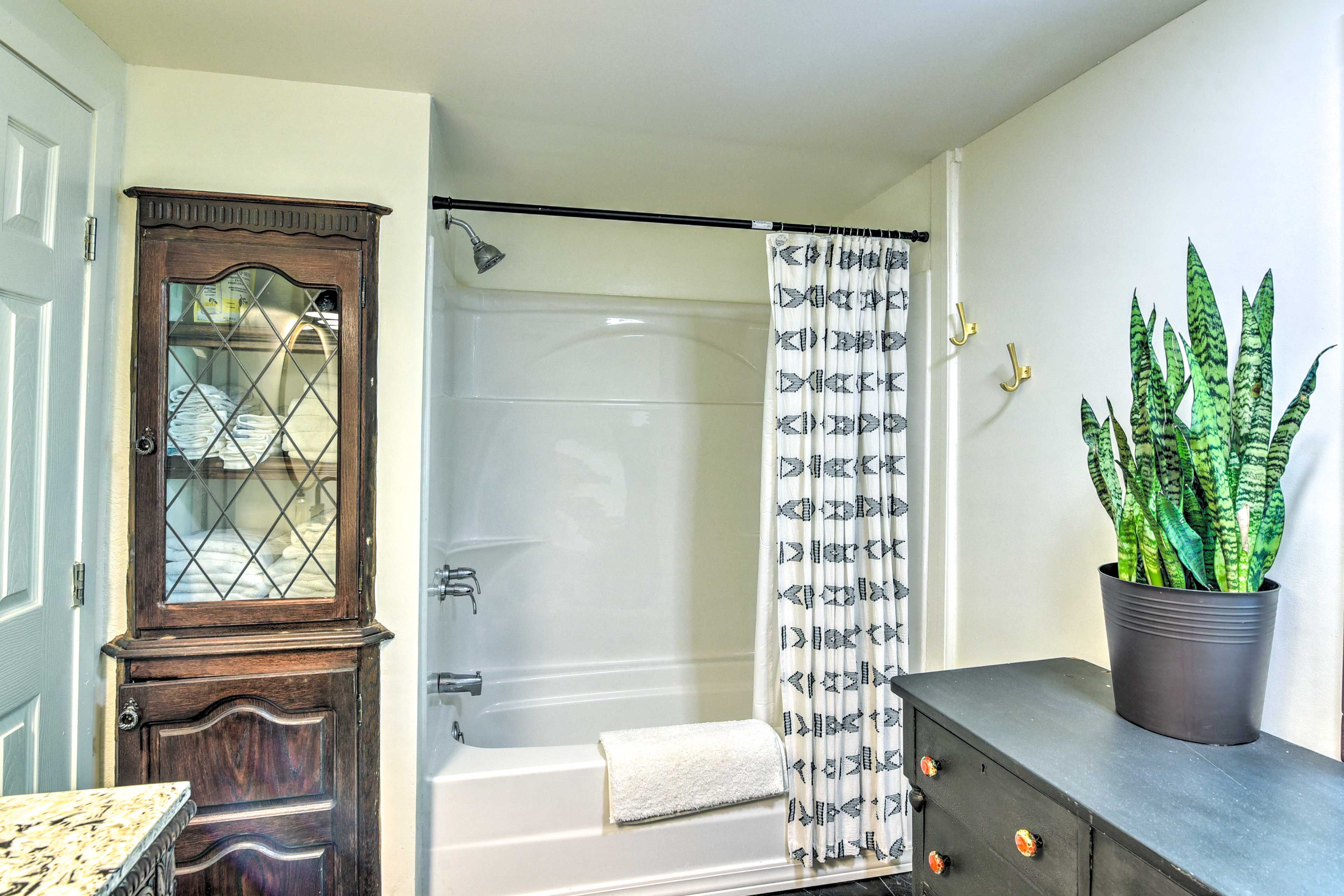 Full Bathroom