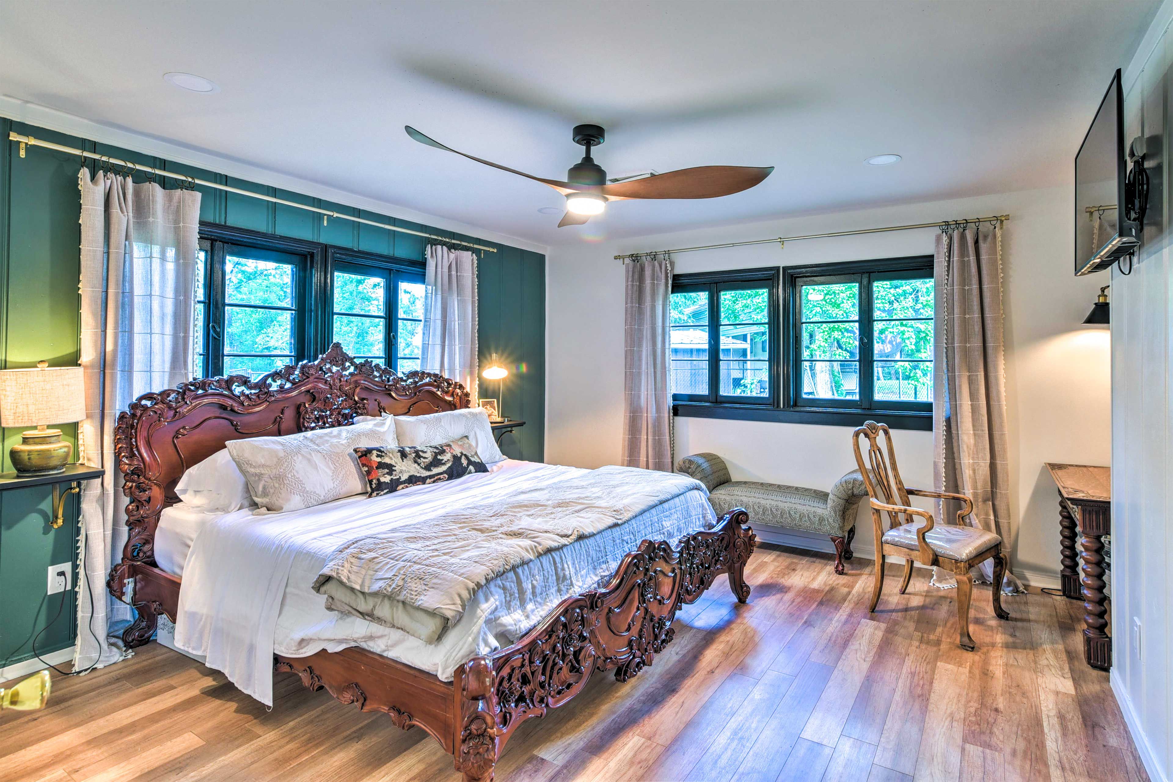 Bedroom 1 | King Bed